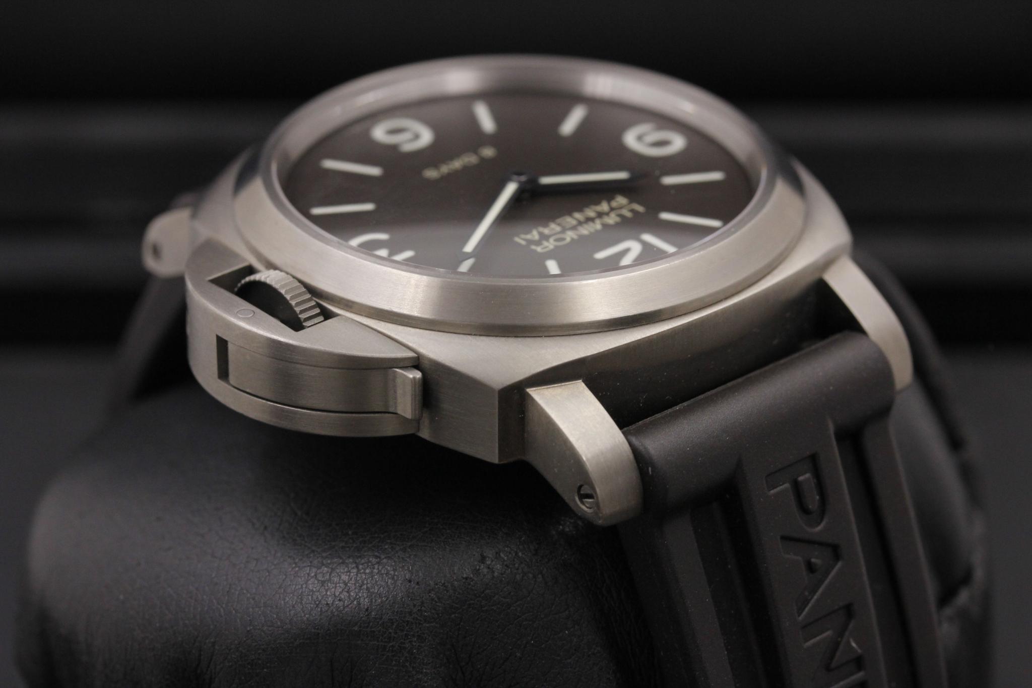 Watch Image 4