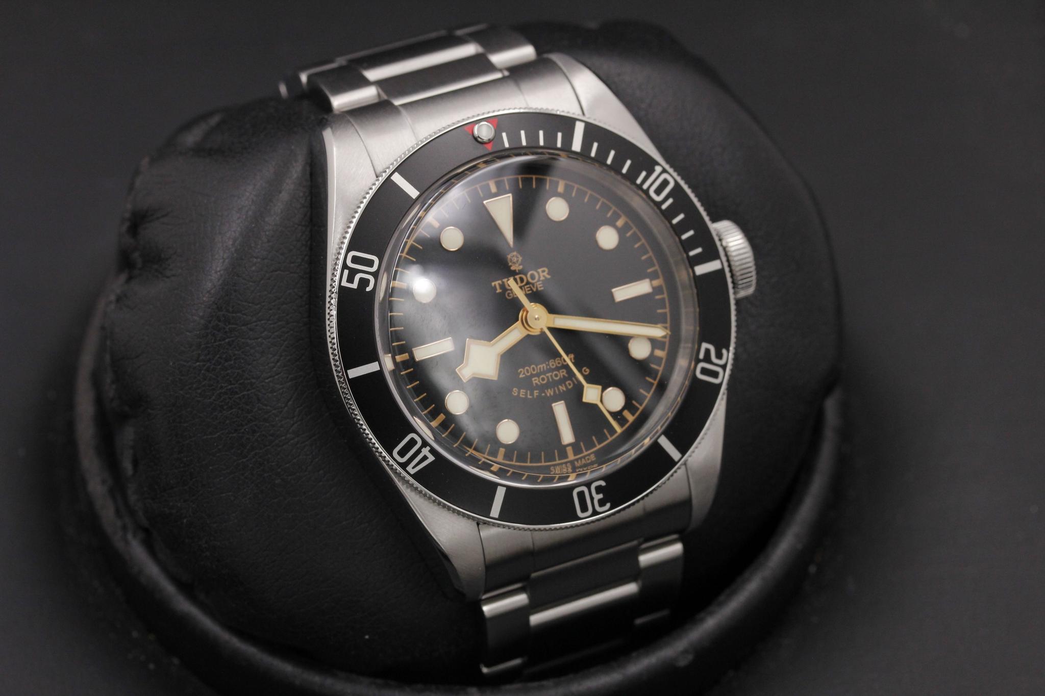 Watch Image 10