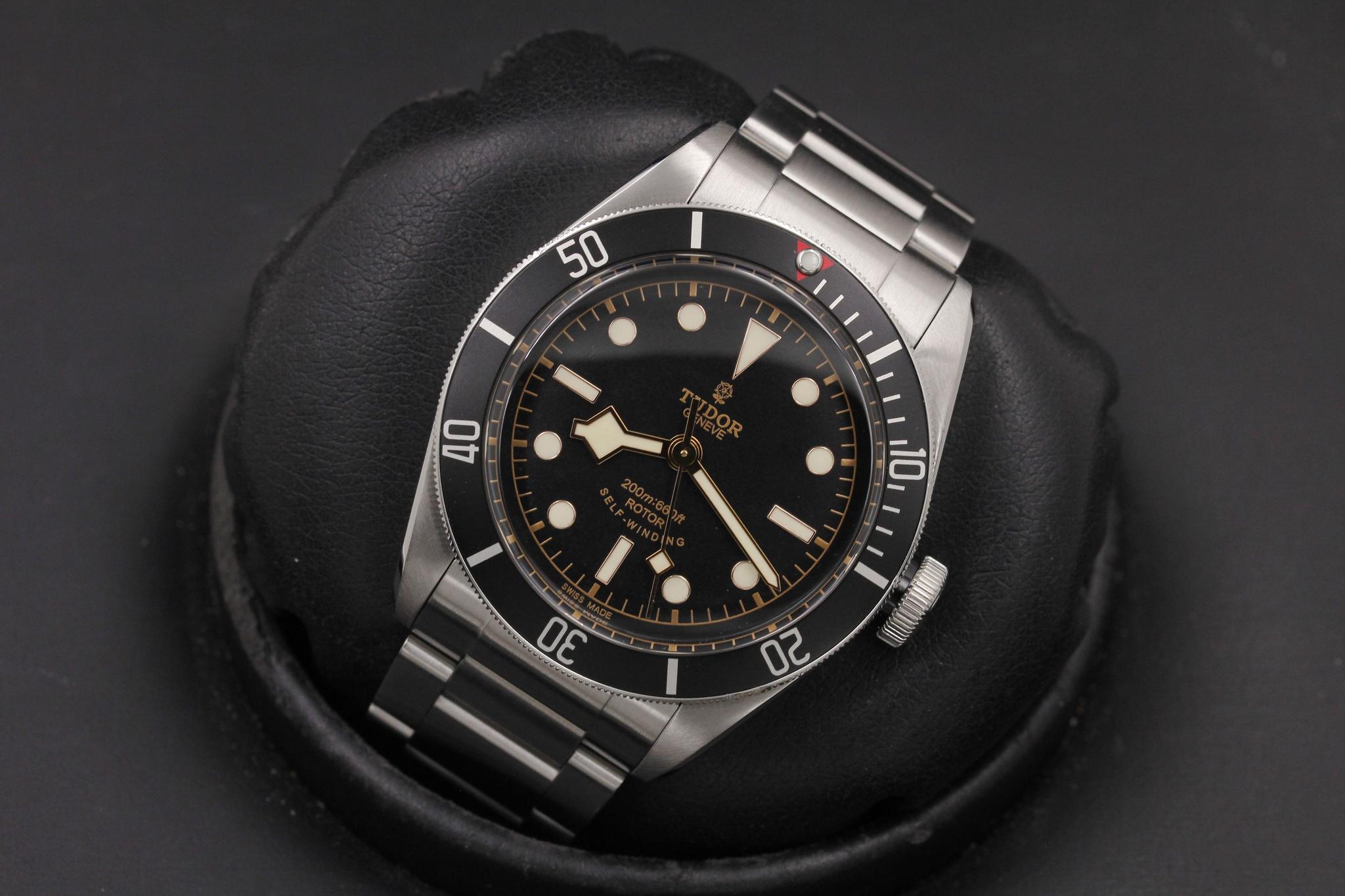 Watch Image 9