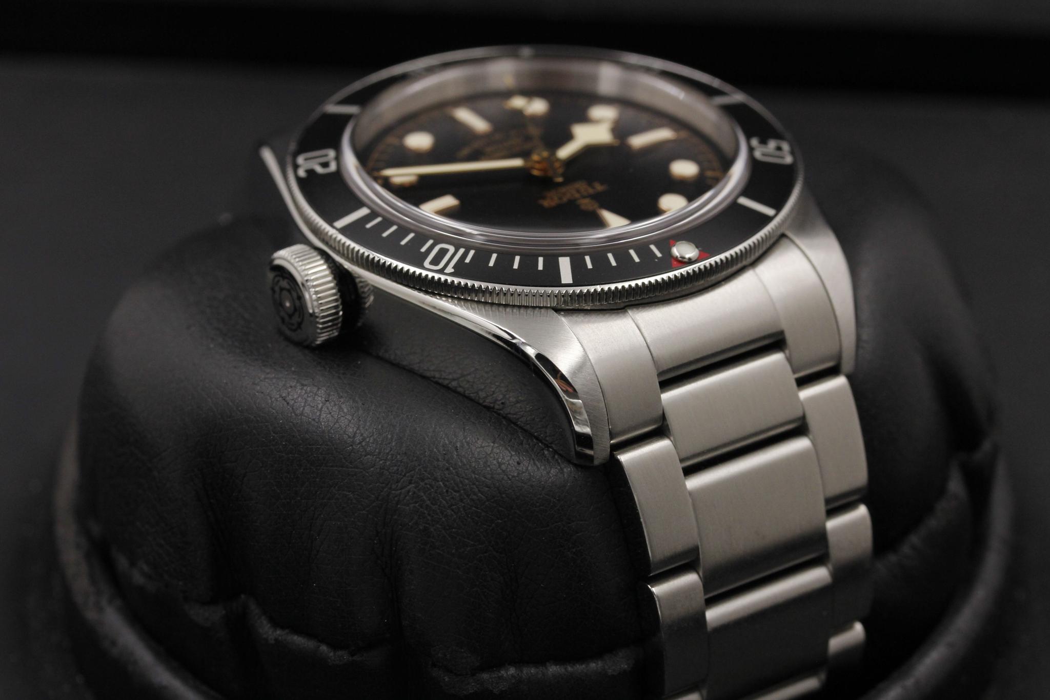 Watch Image 4