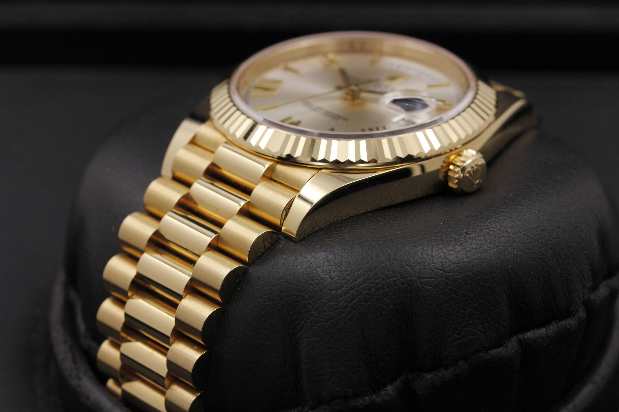 Watch Image 2