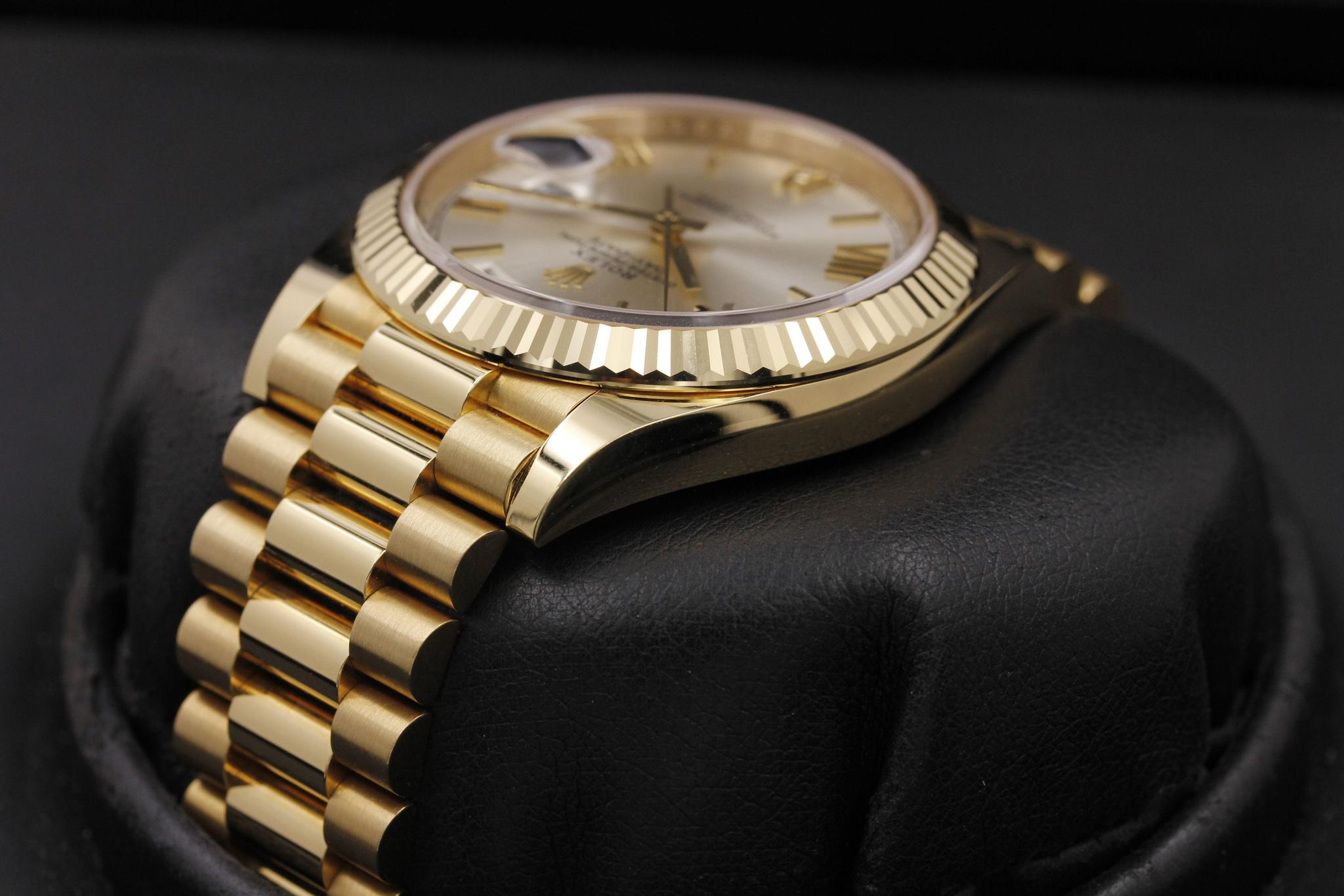 Watch Image 5