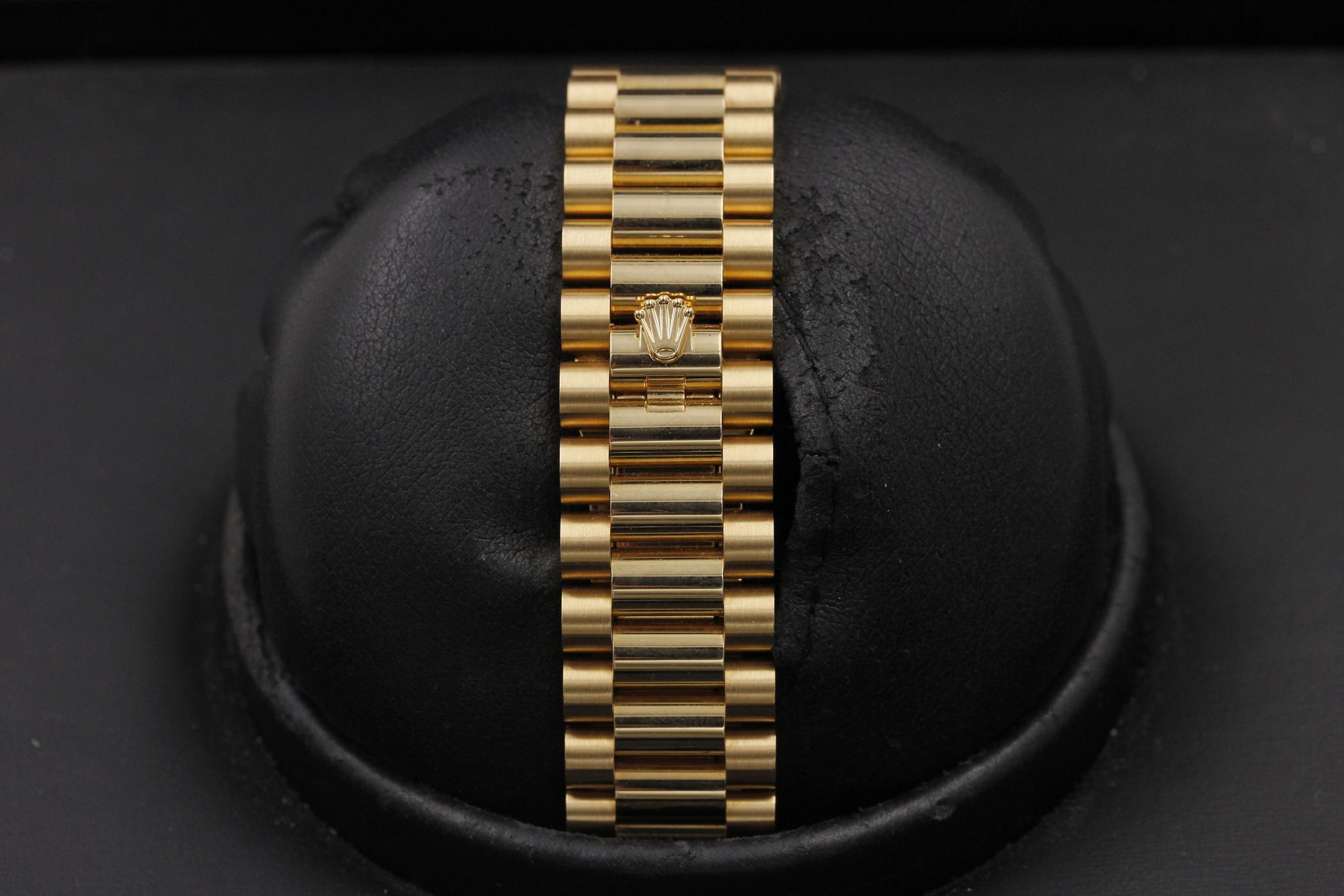 Watch Image 7