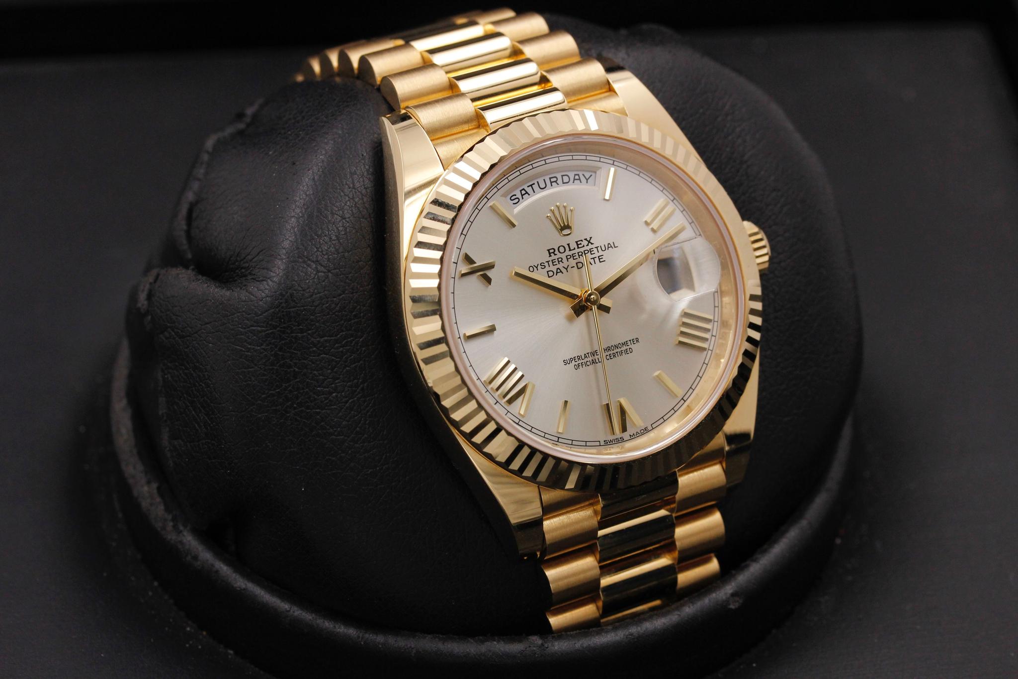 Watch Image 9