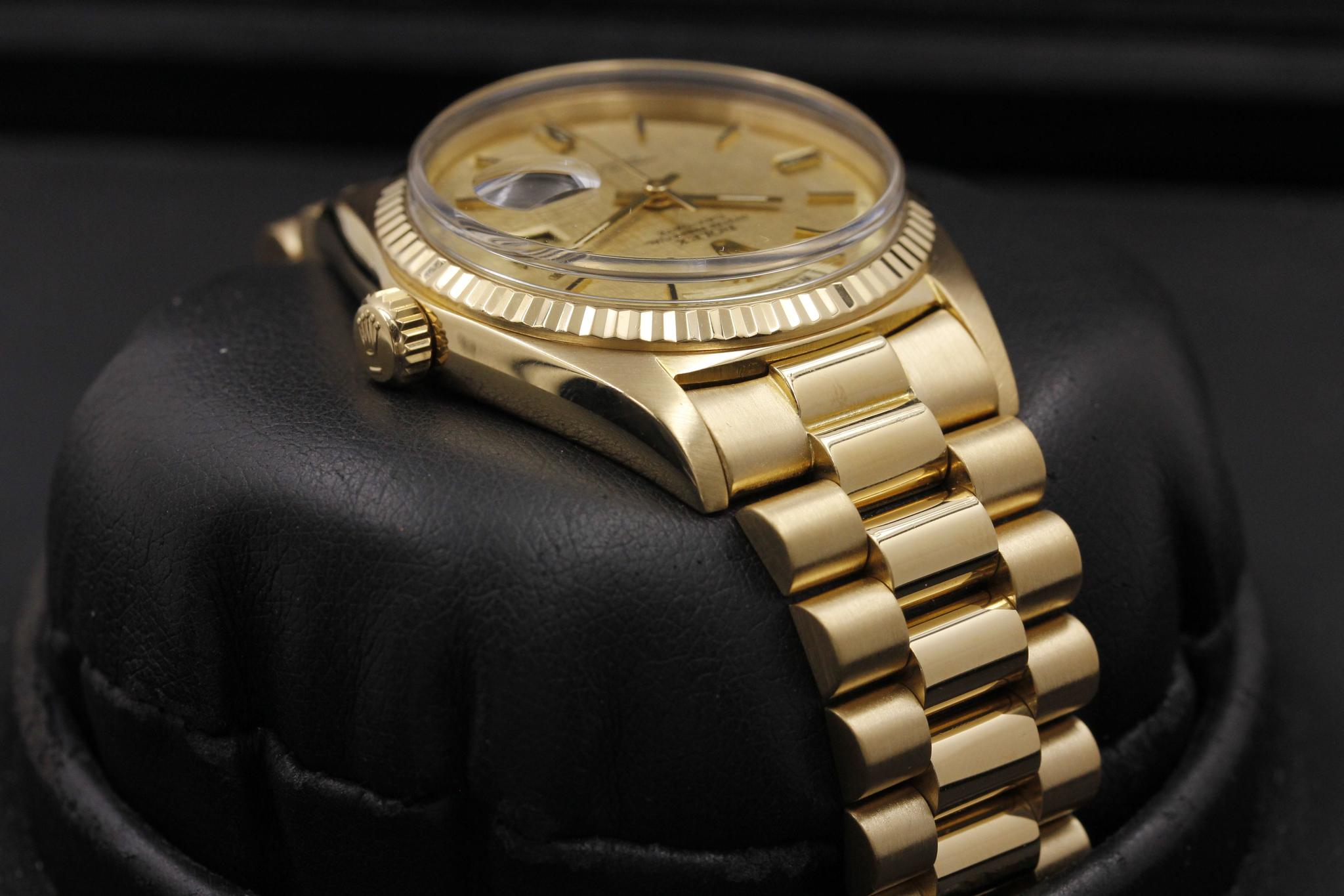 Watch Image 4