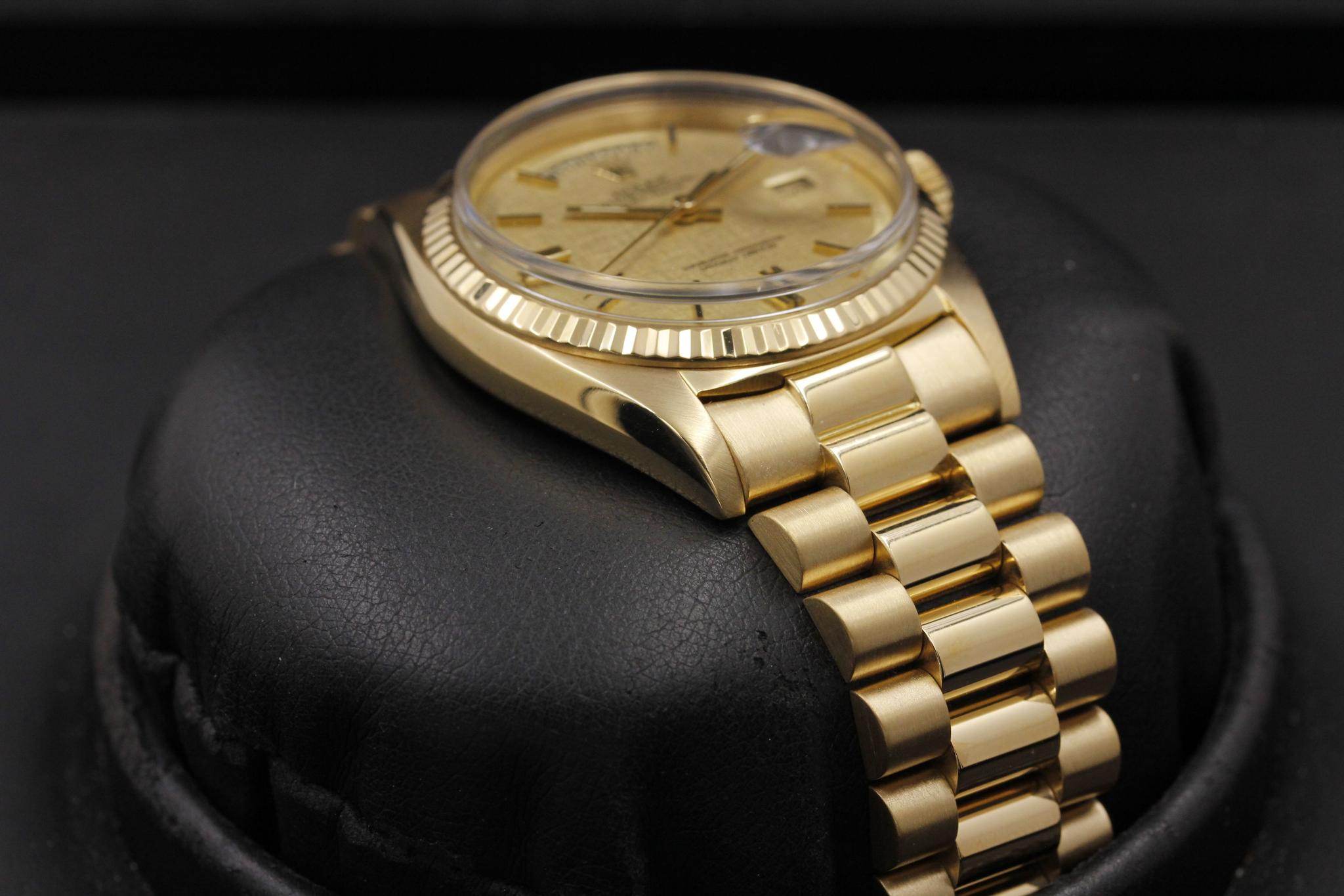 Watch Image 6