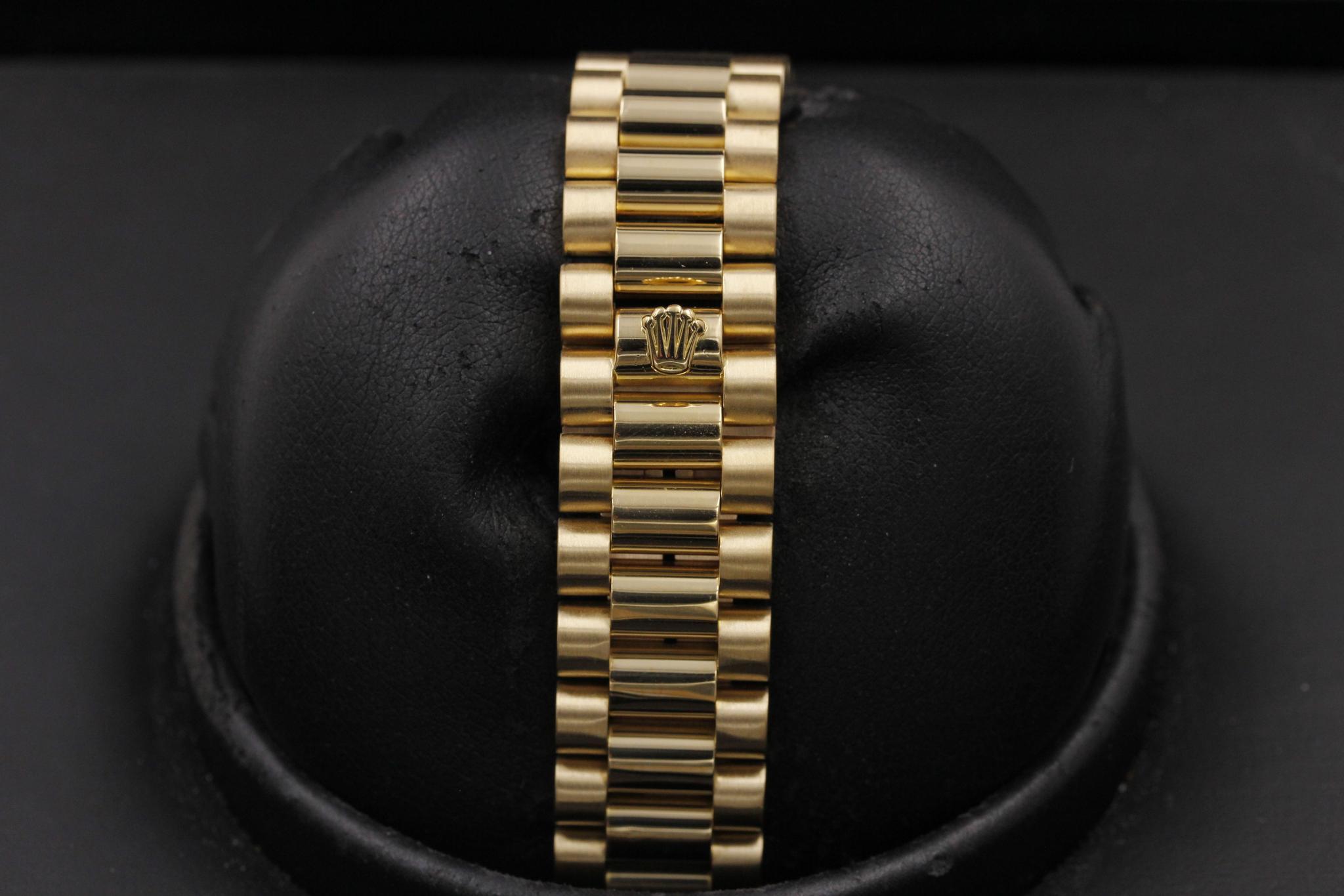 Watch Image 7