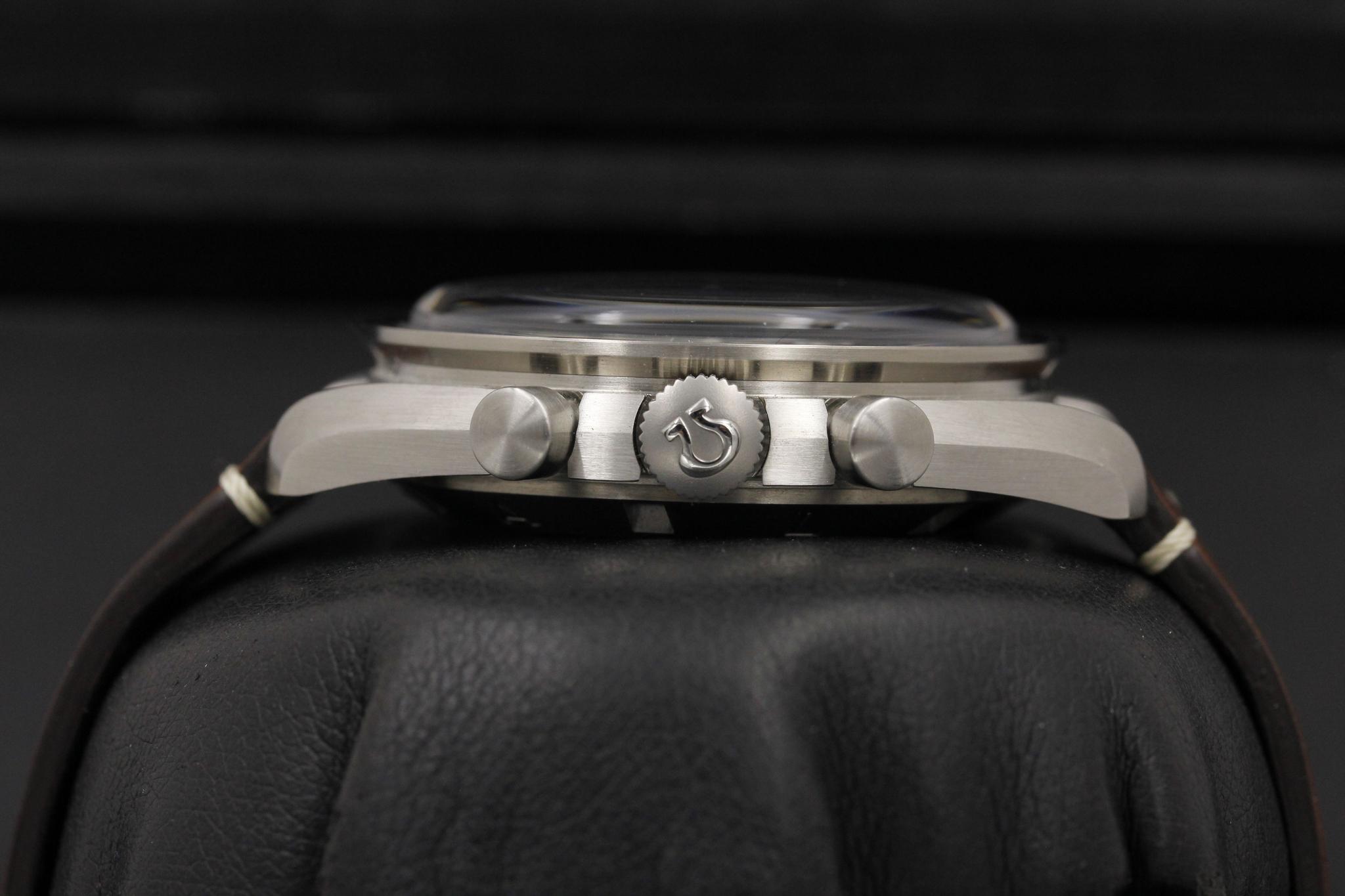 Watch Image 3