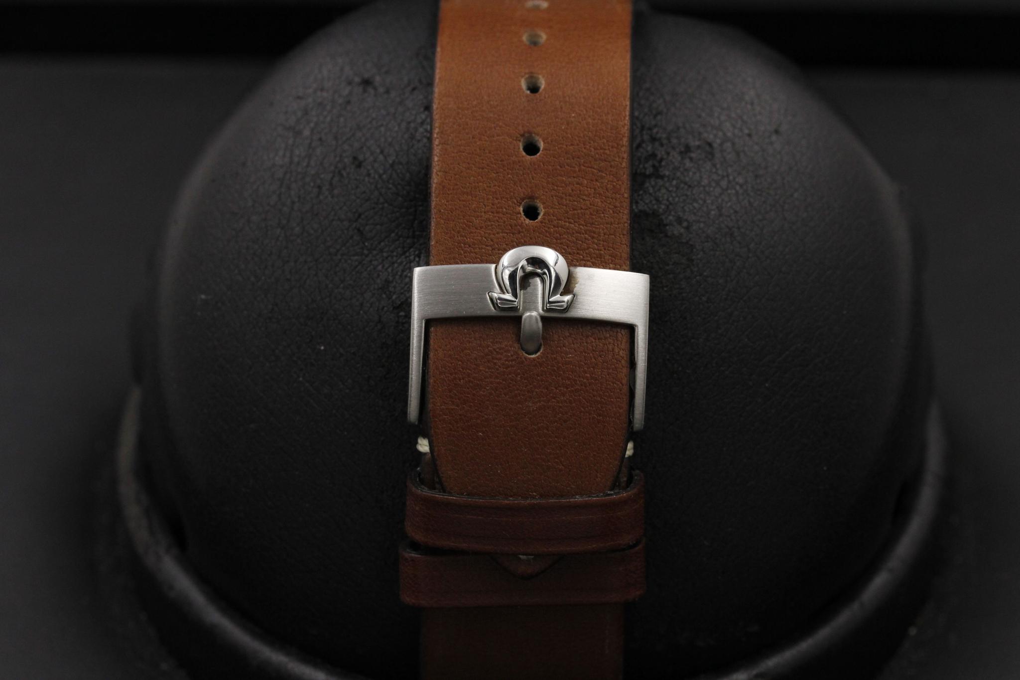 Watch Image 7