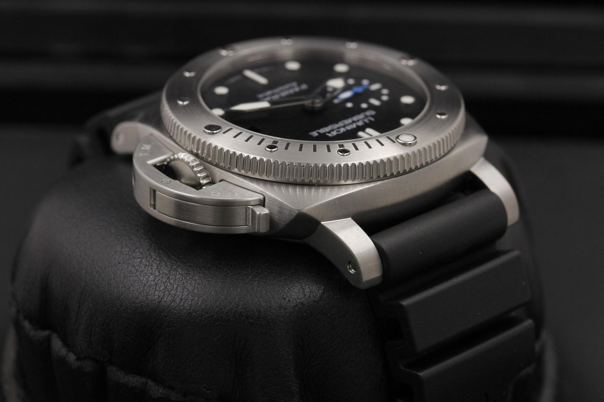 Watch Image 4