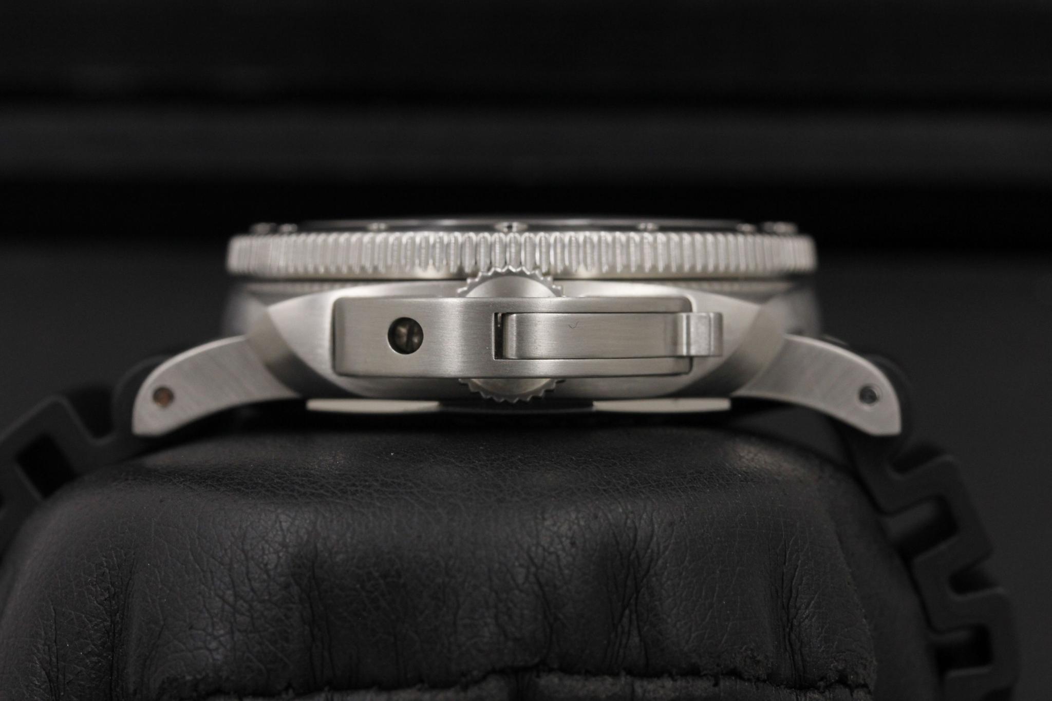 Watch Image 3