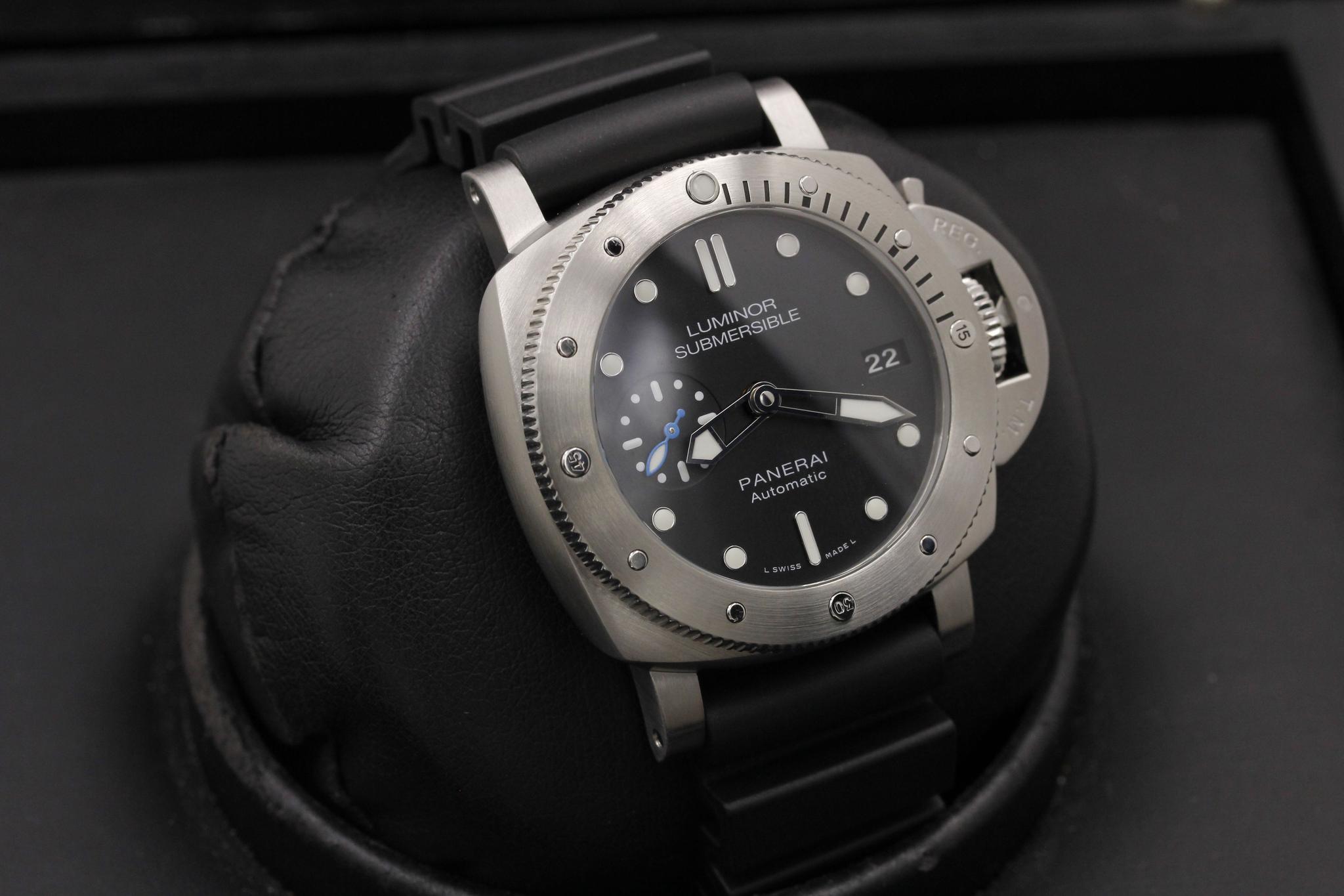 Watch Image 10