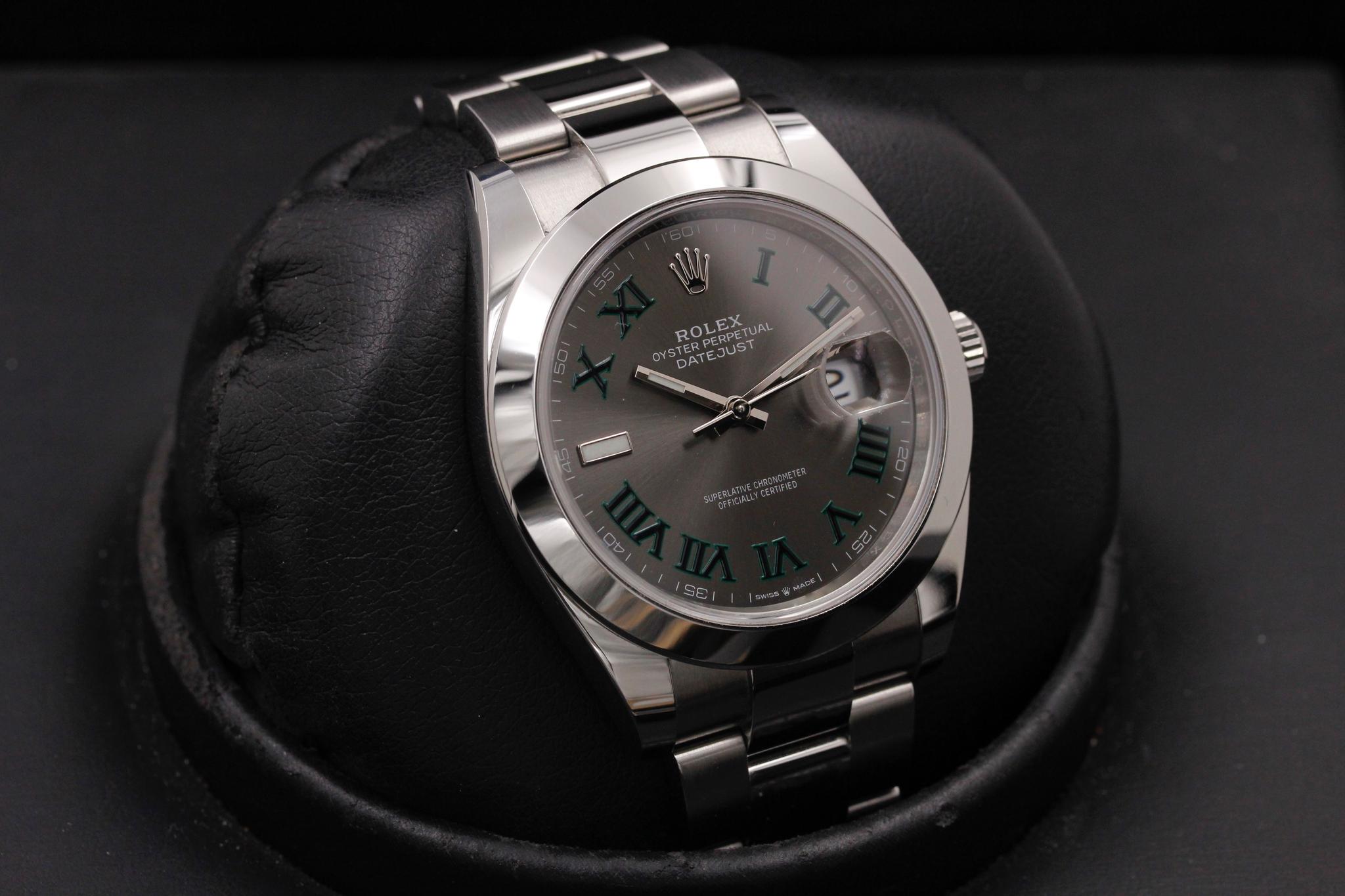 Watch Image 10