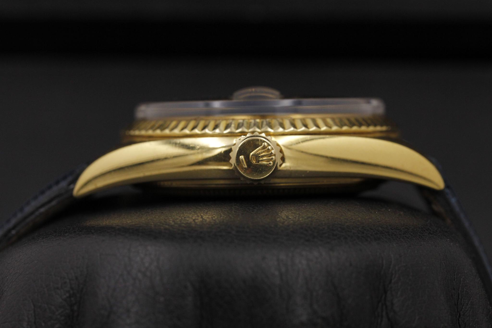Watch Image 4