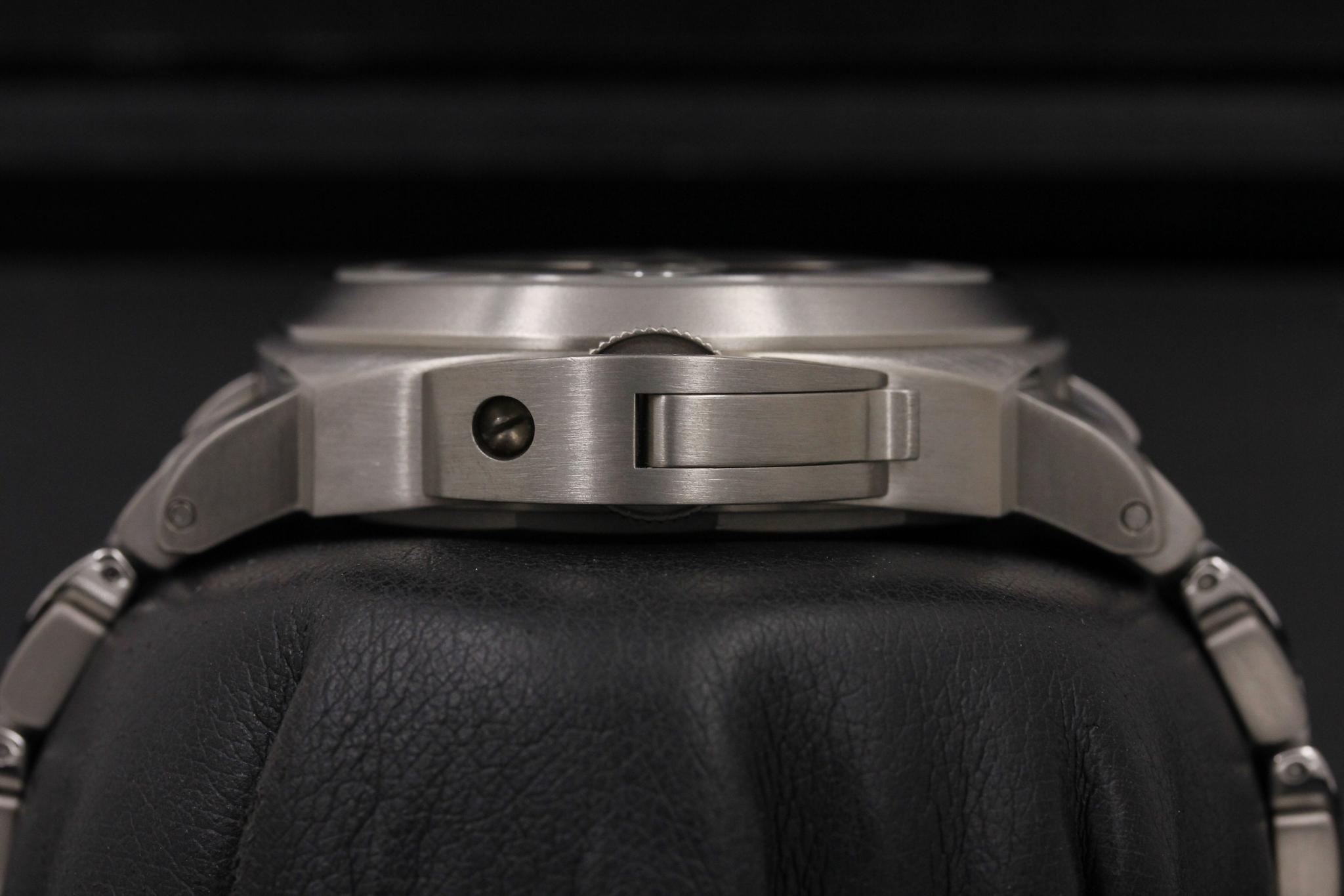 Watch Image 3