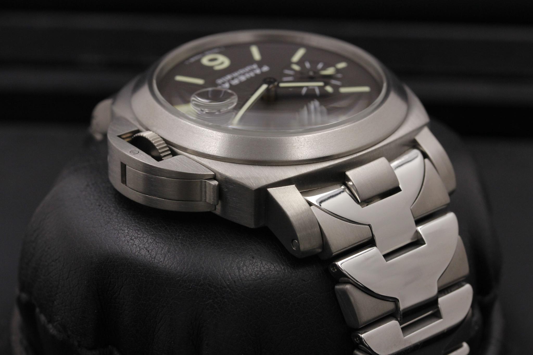 Watch Image 4