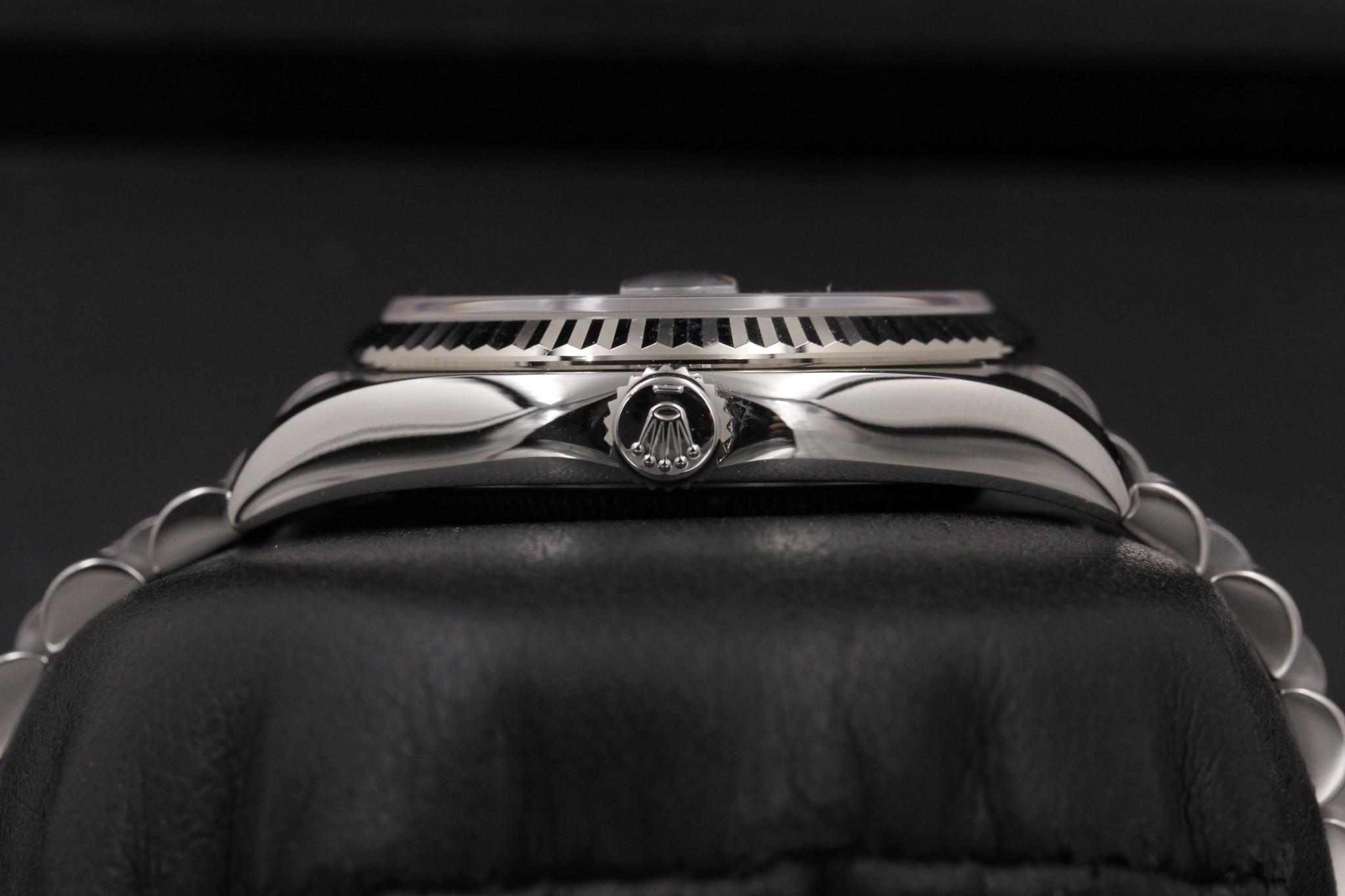 Watch Image 3