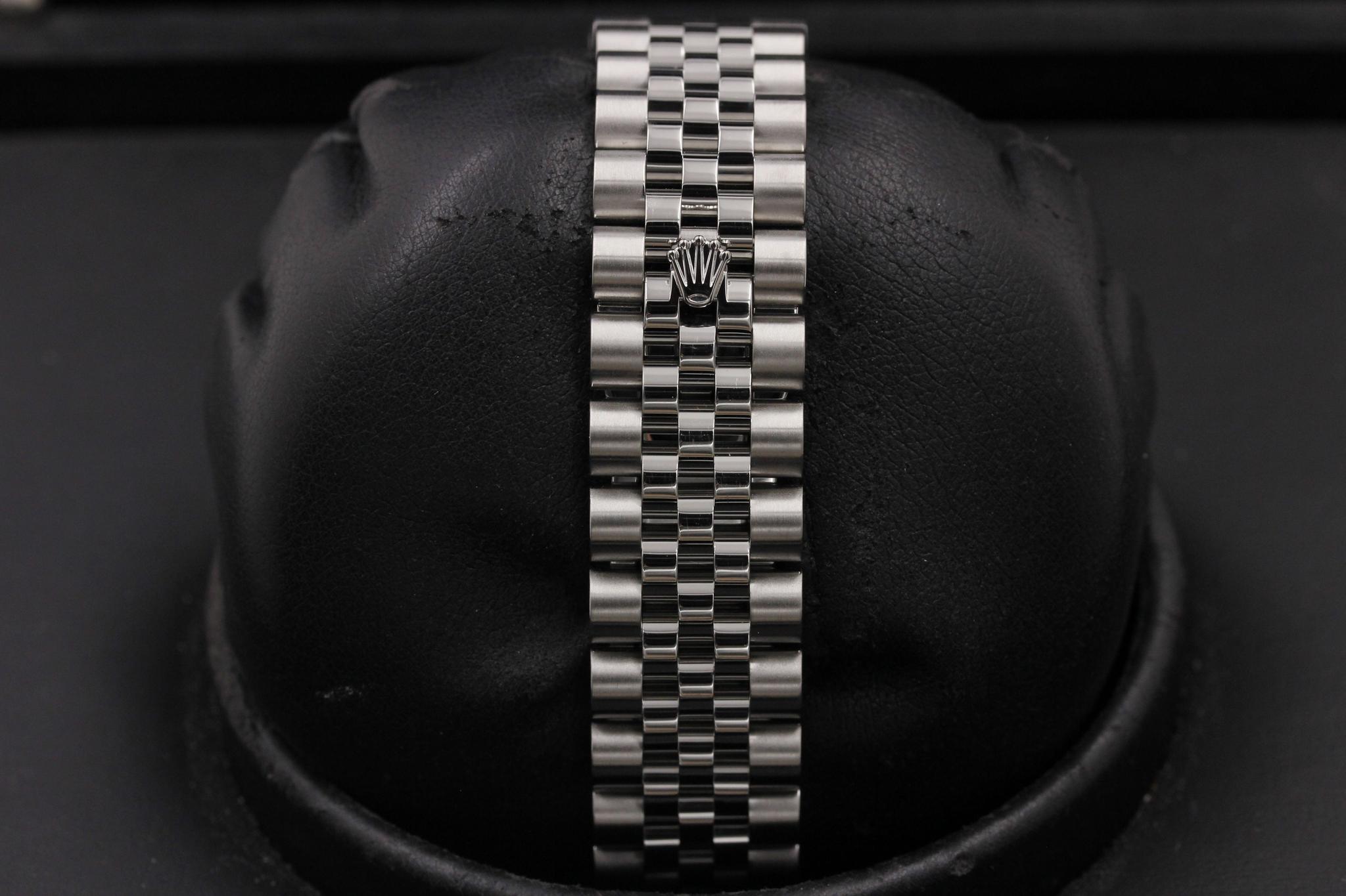 Watch Image 8