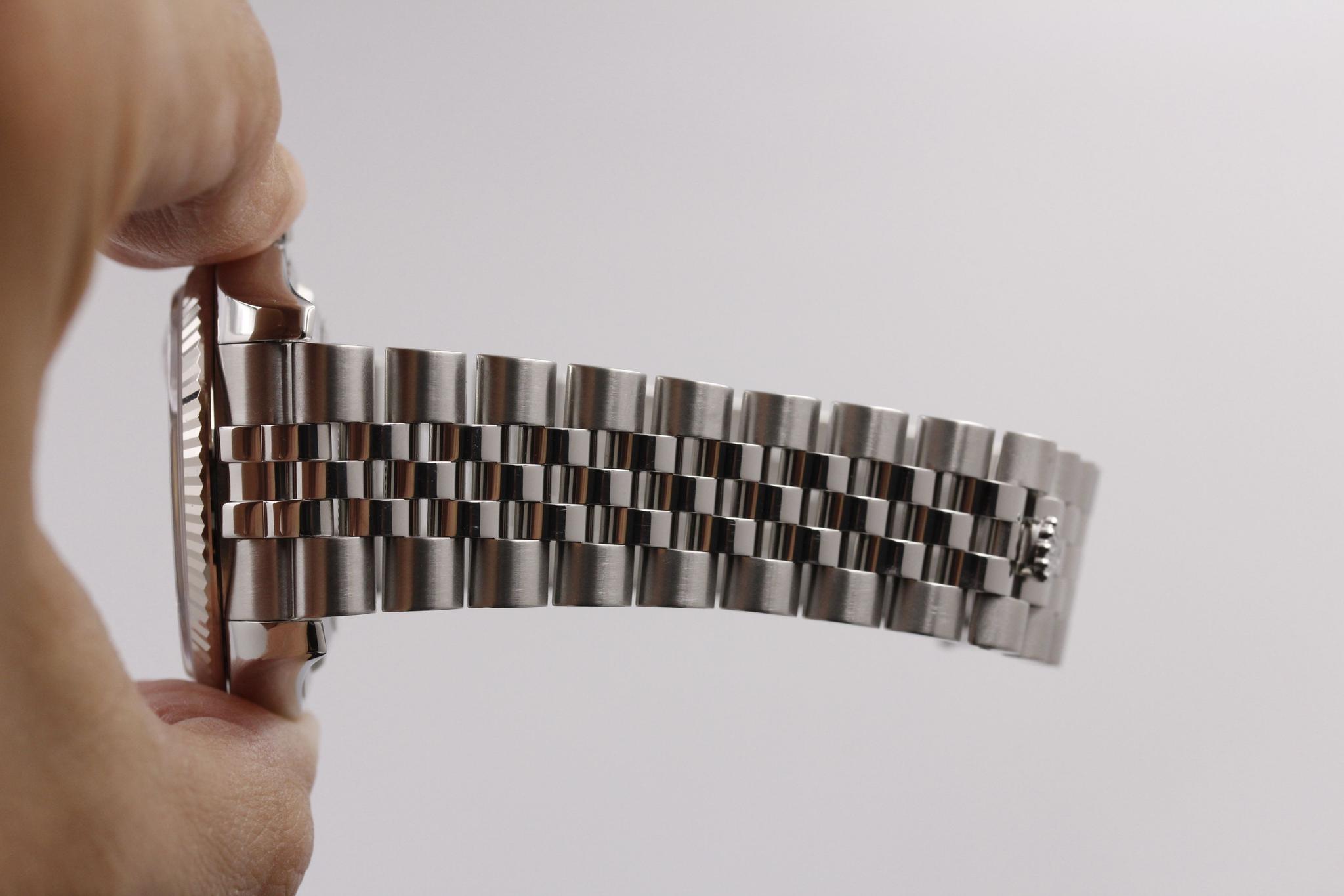 Watch Image 9