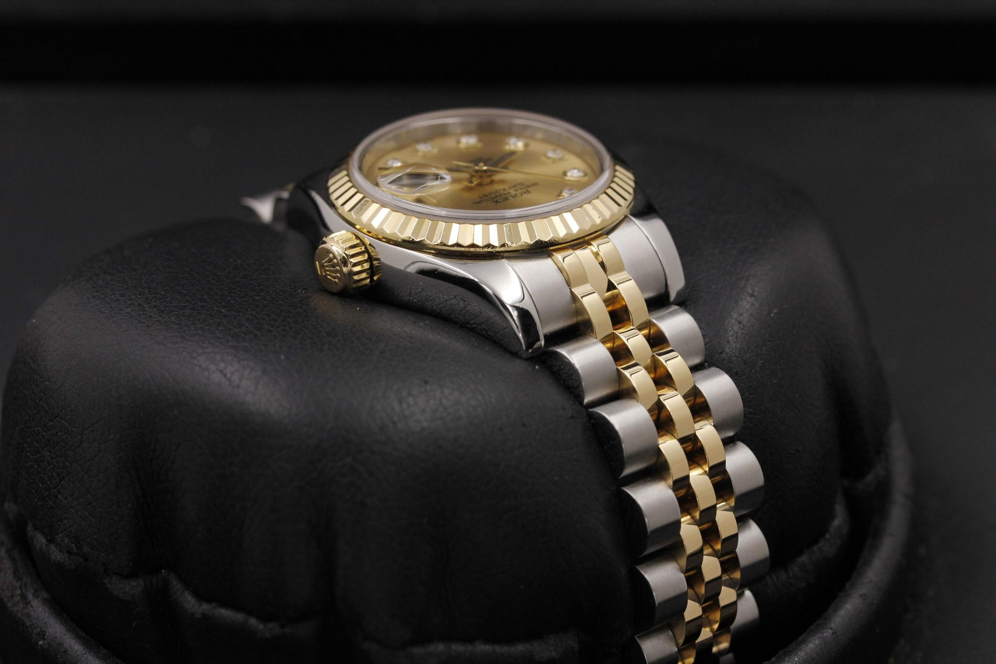 Watch Image 4