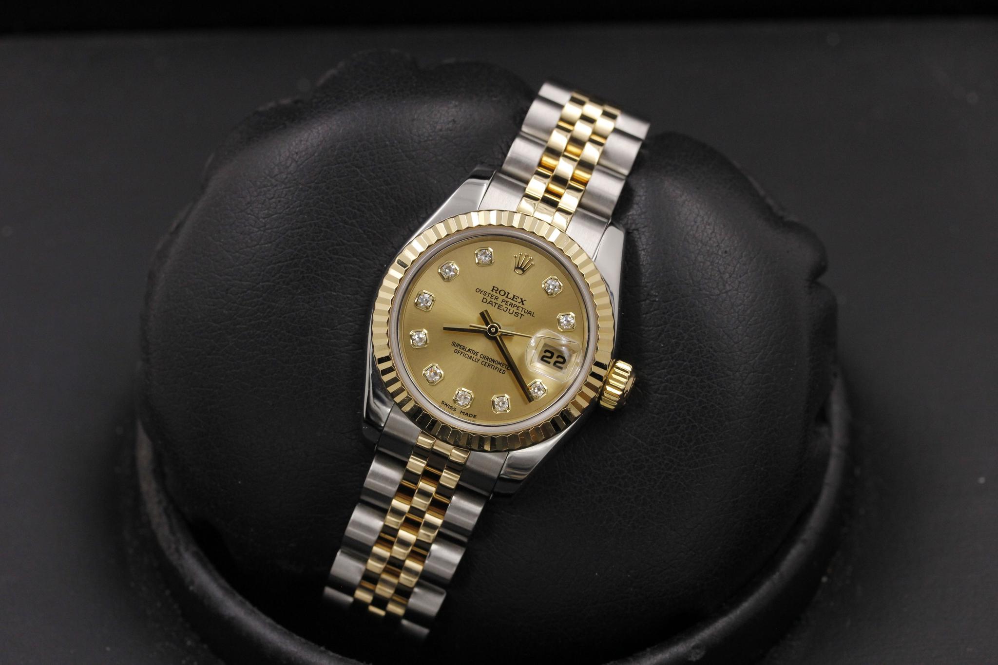 Watch Image 10
