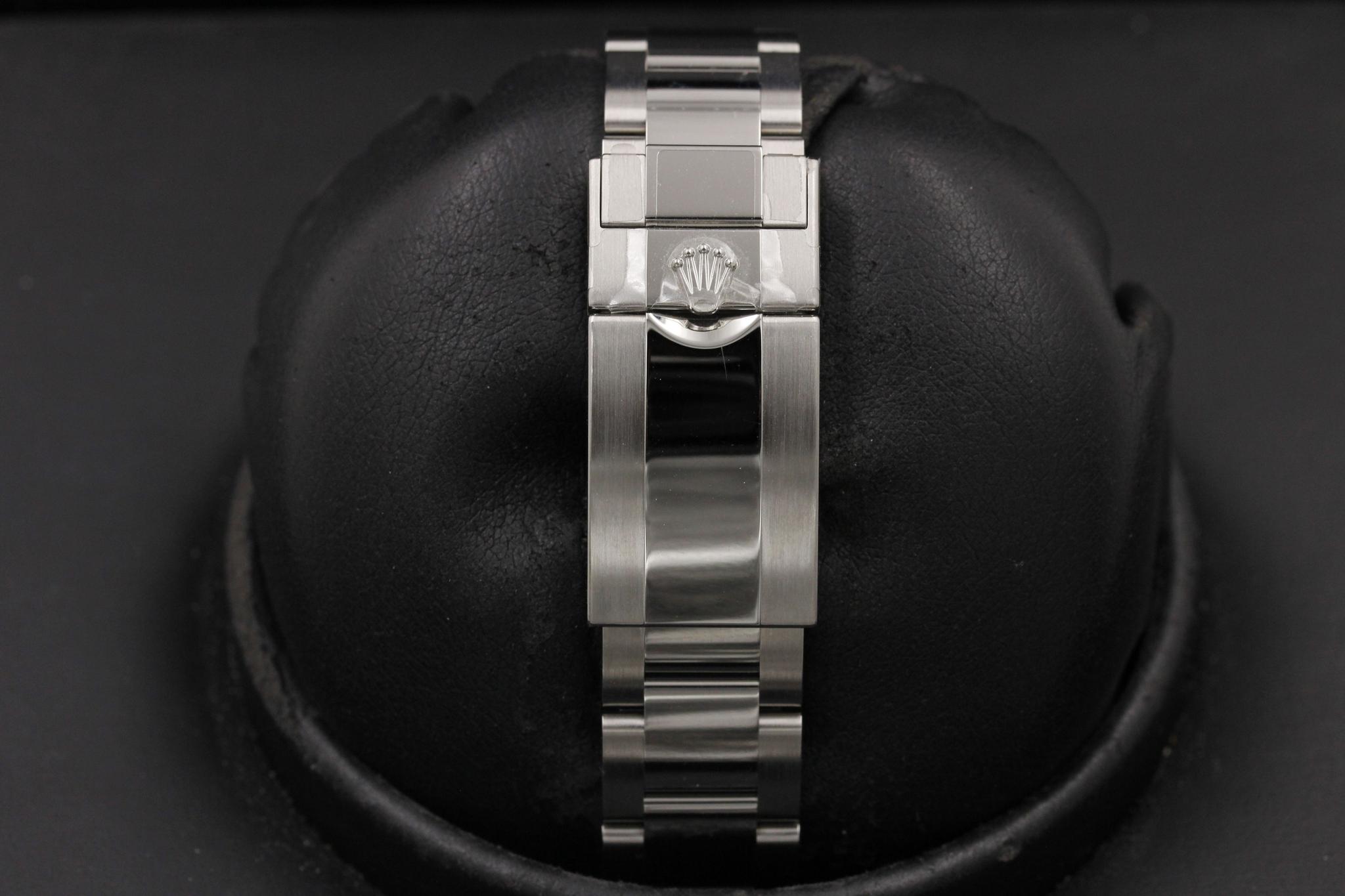 Watch Image 8