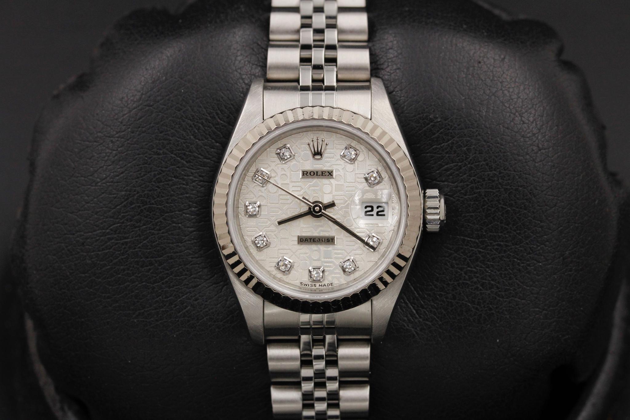 Watch Image 2