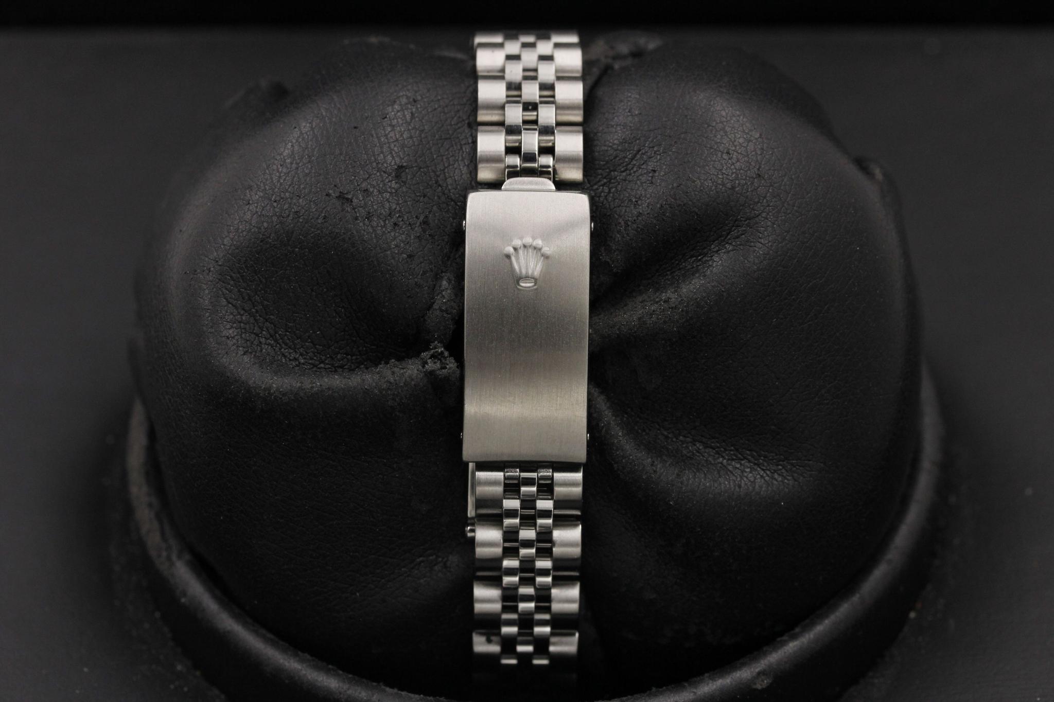Watch Image 9