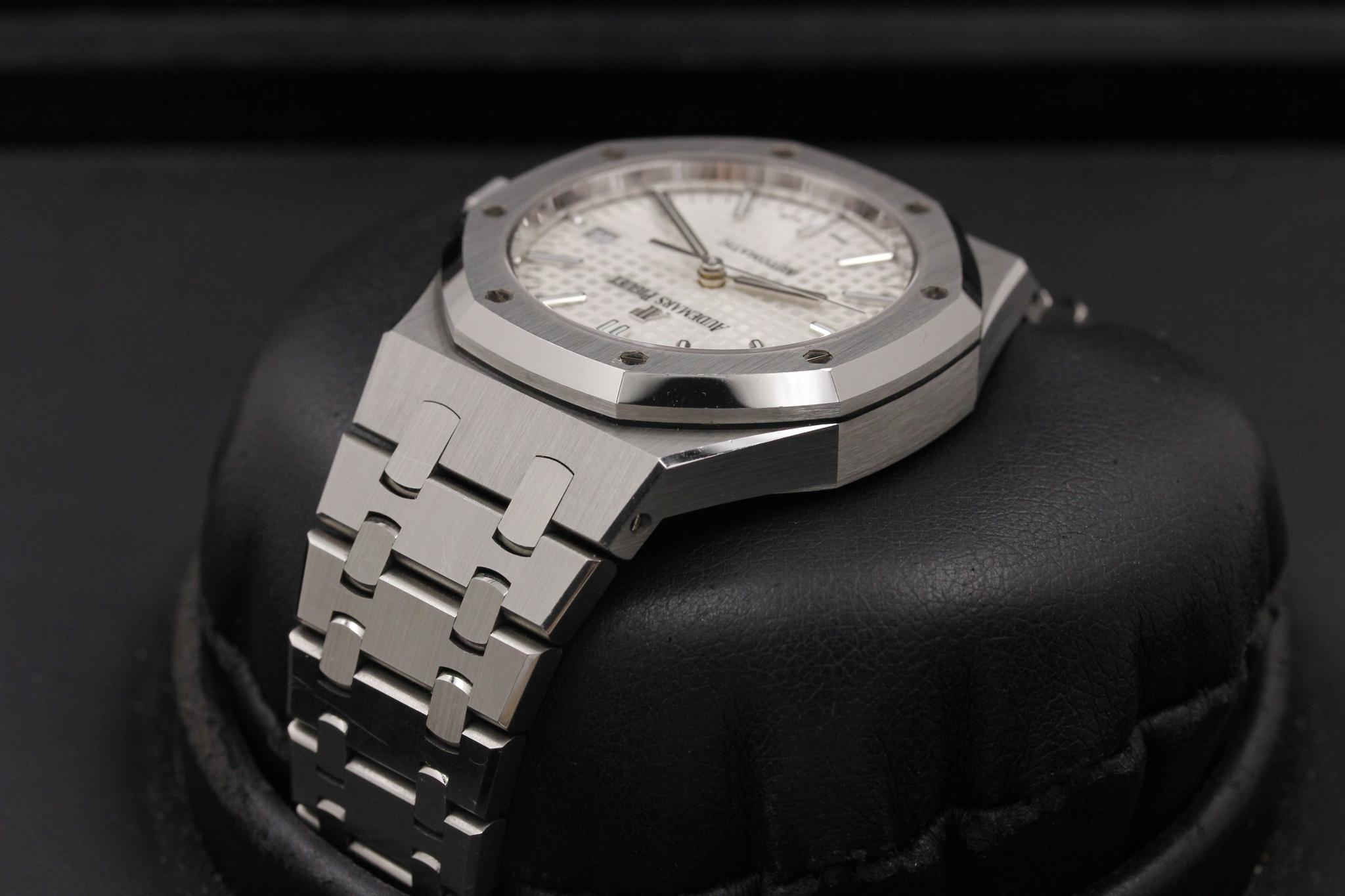 Watch Image 5