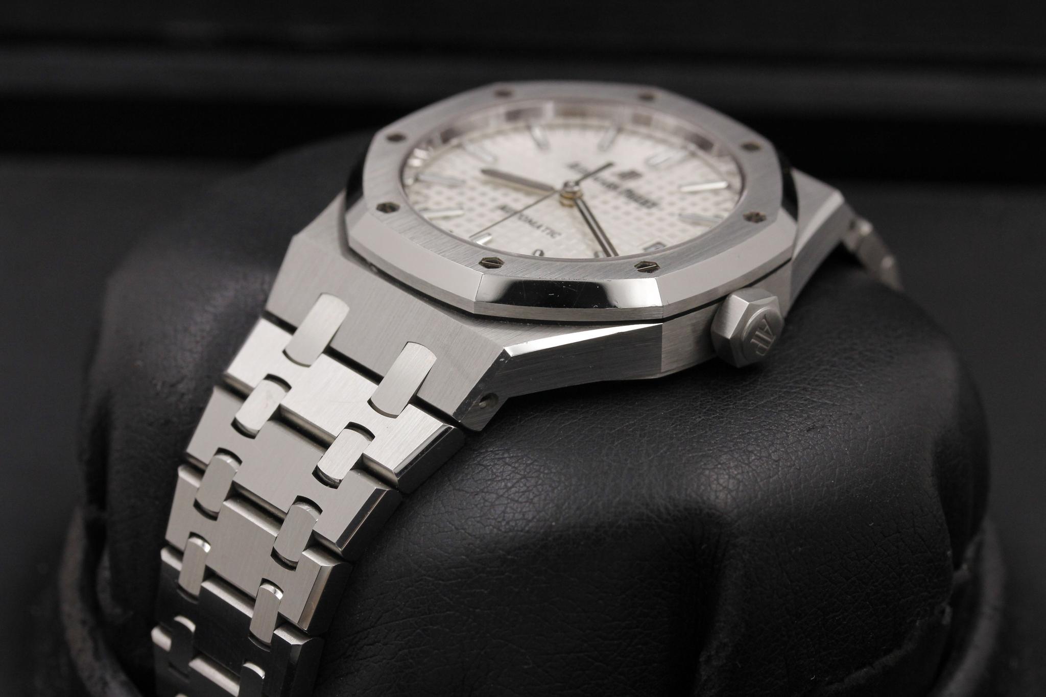 Watch Image 2