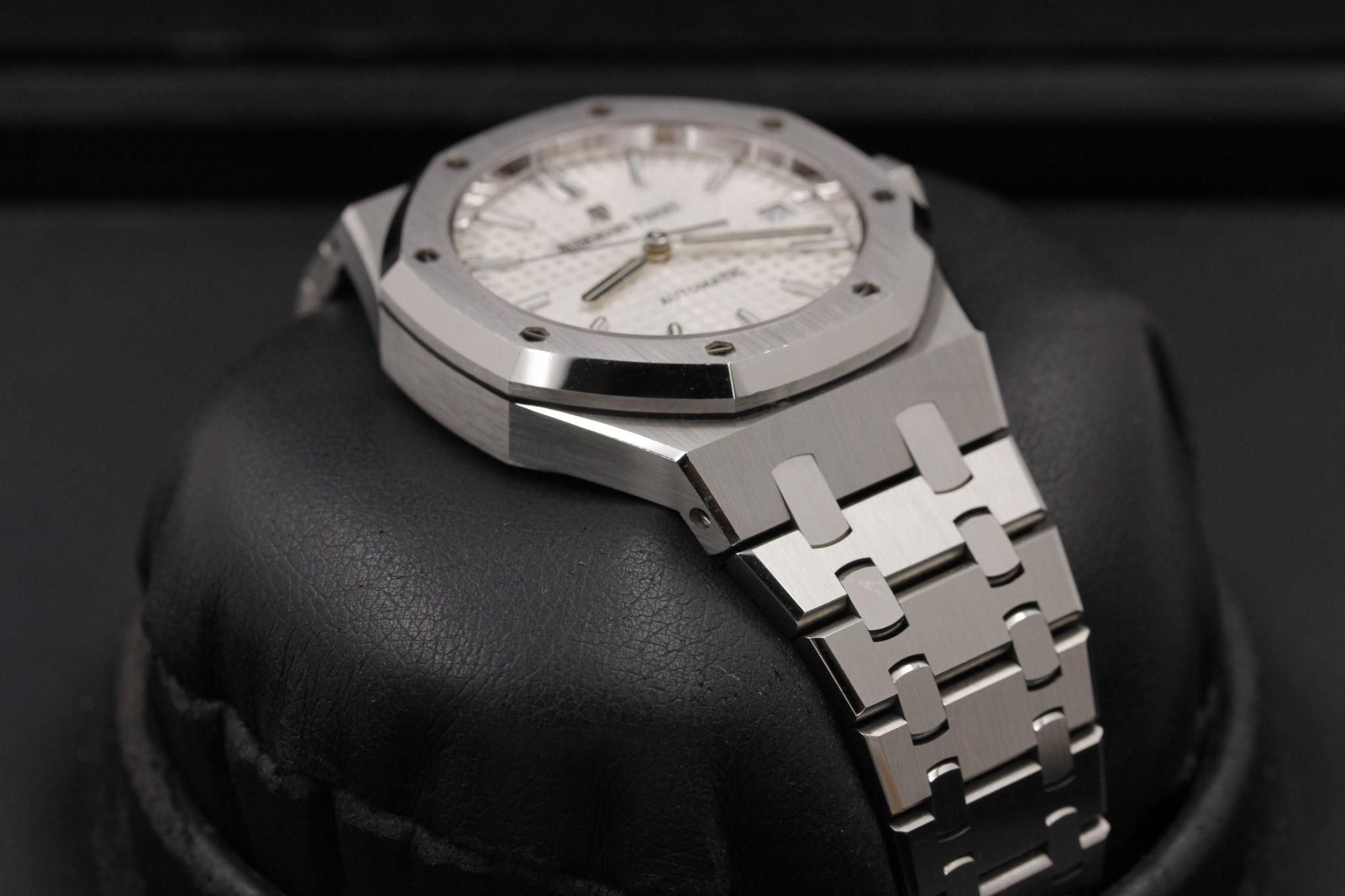 Watch Image 6