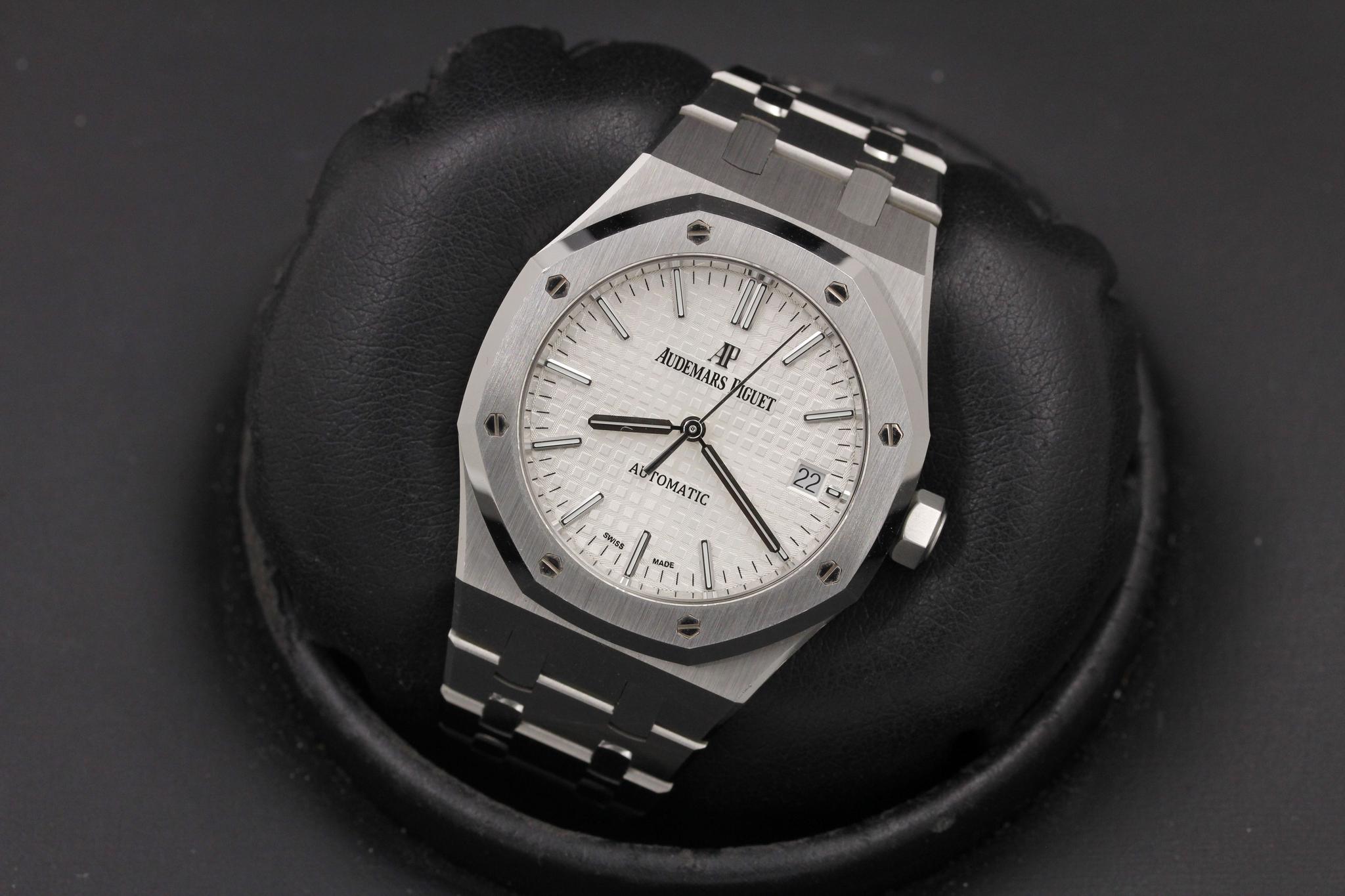Watch Image 9