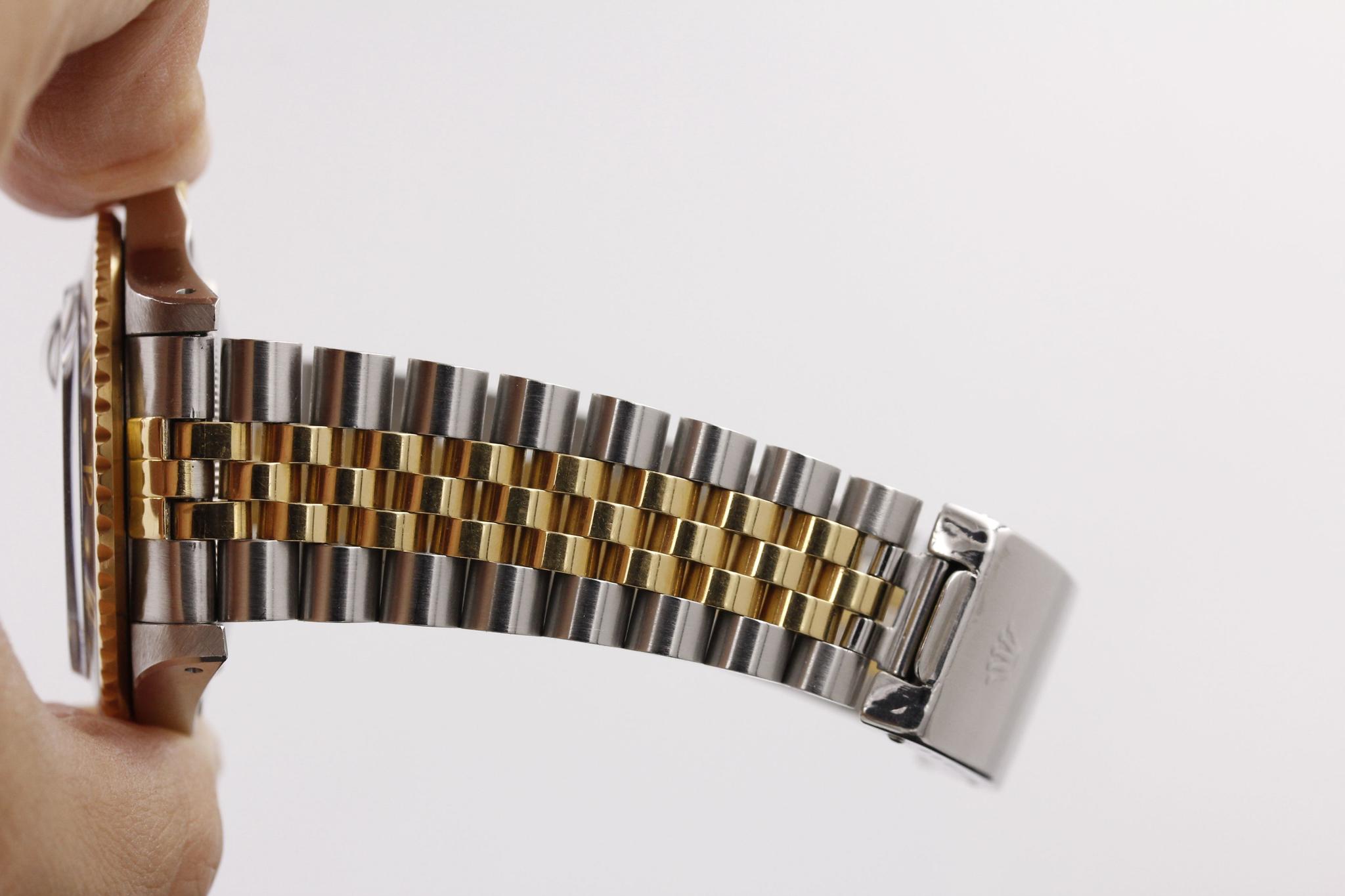 Watch Image 10