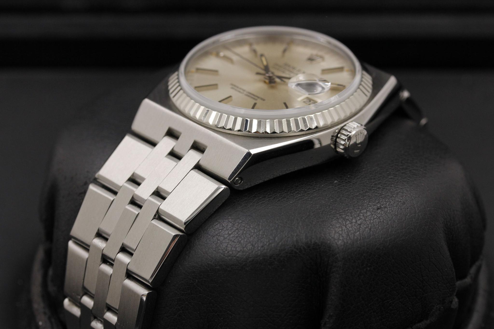 Watch Image 3