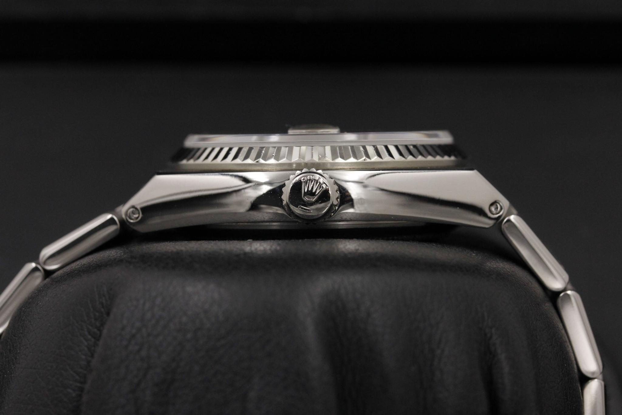 Watch Image 4
