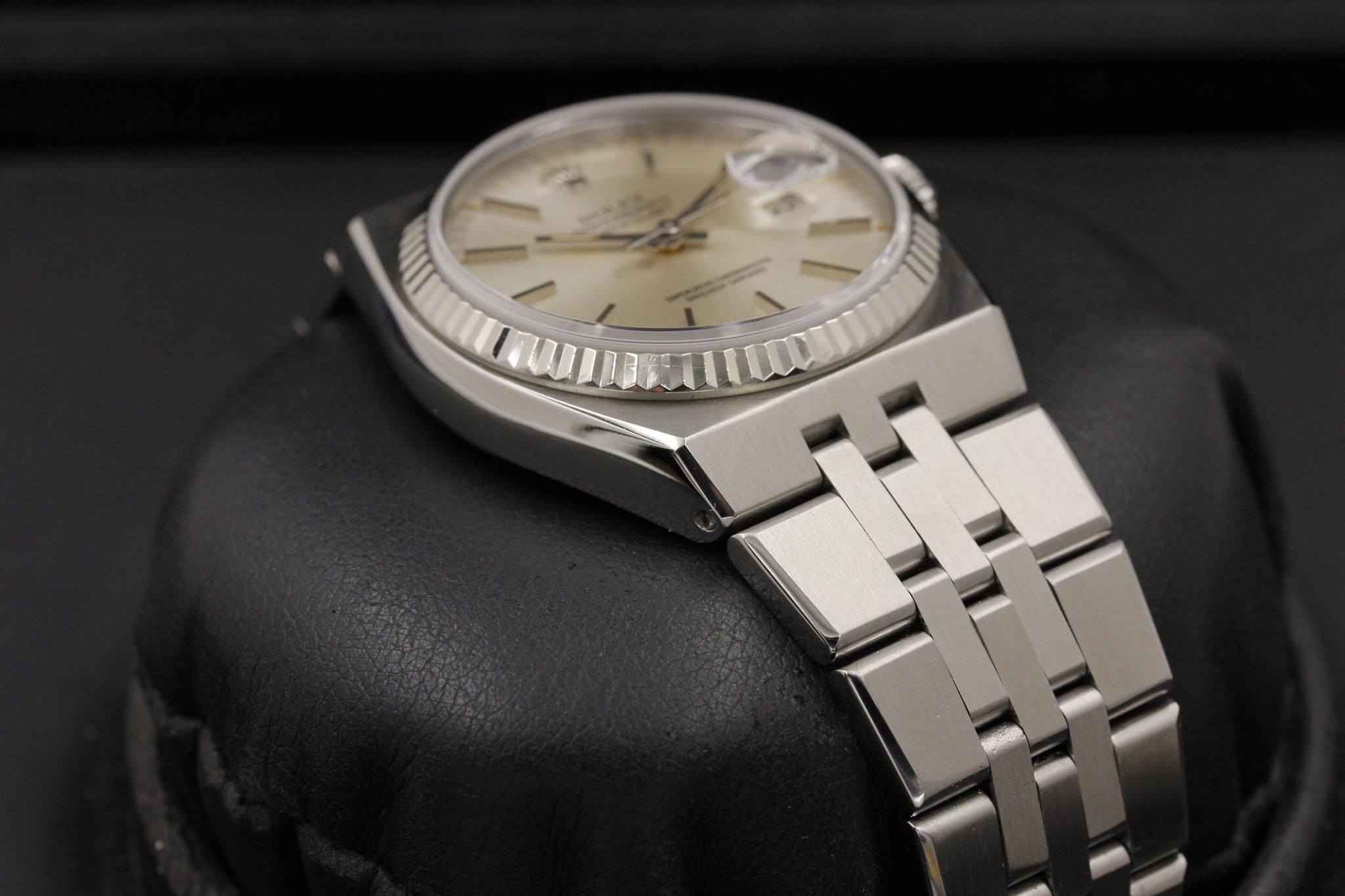 Watch Image 7