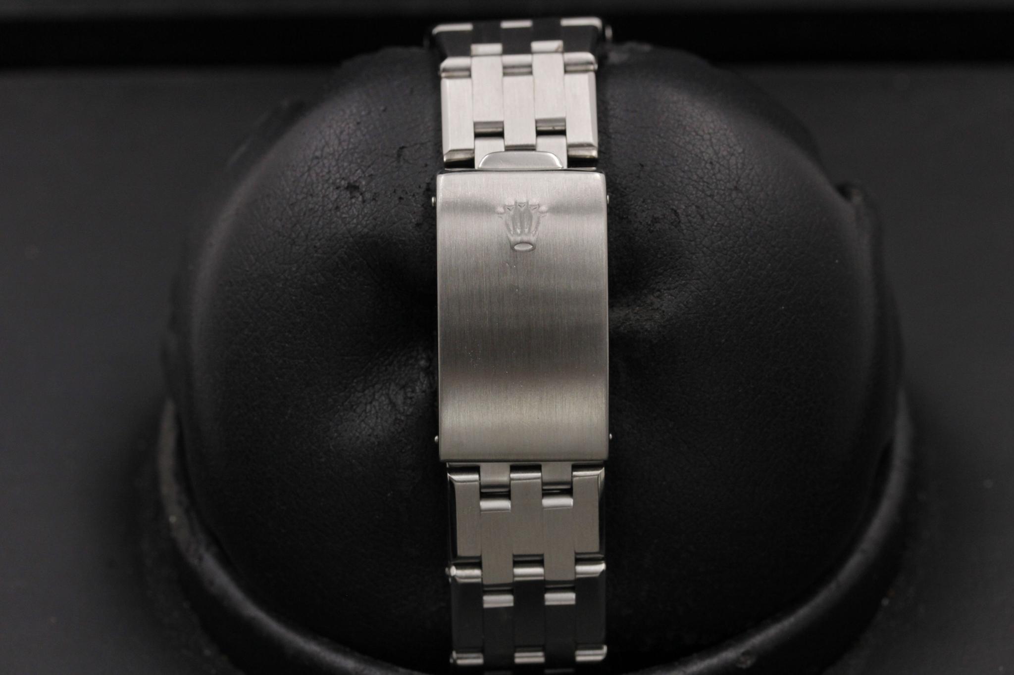 Watch Image 9