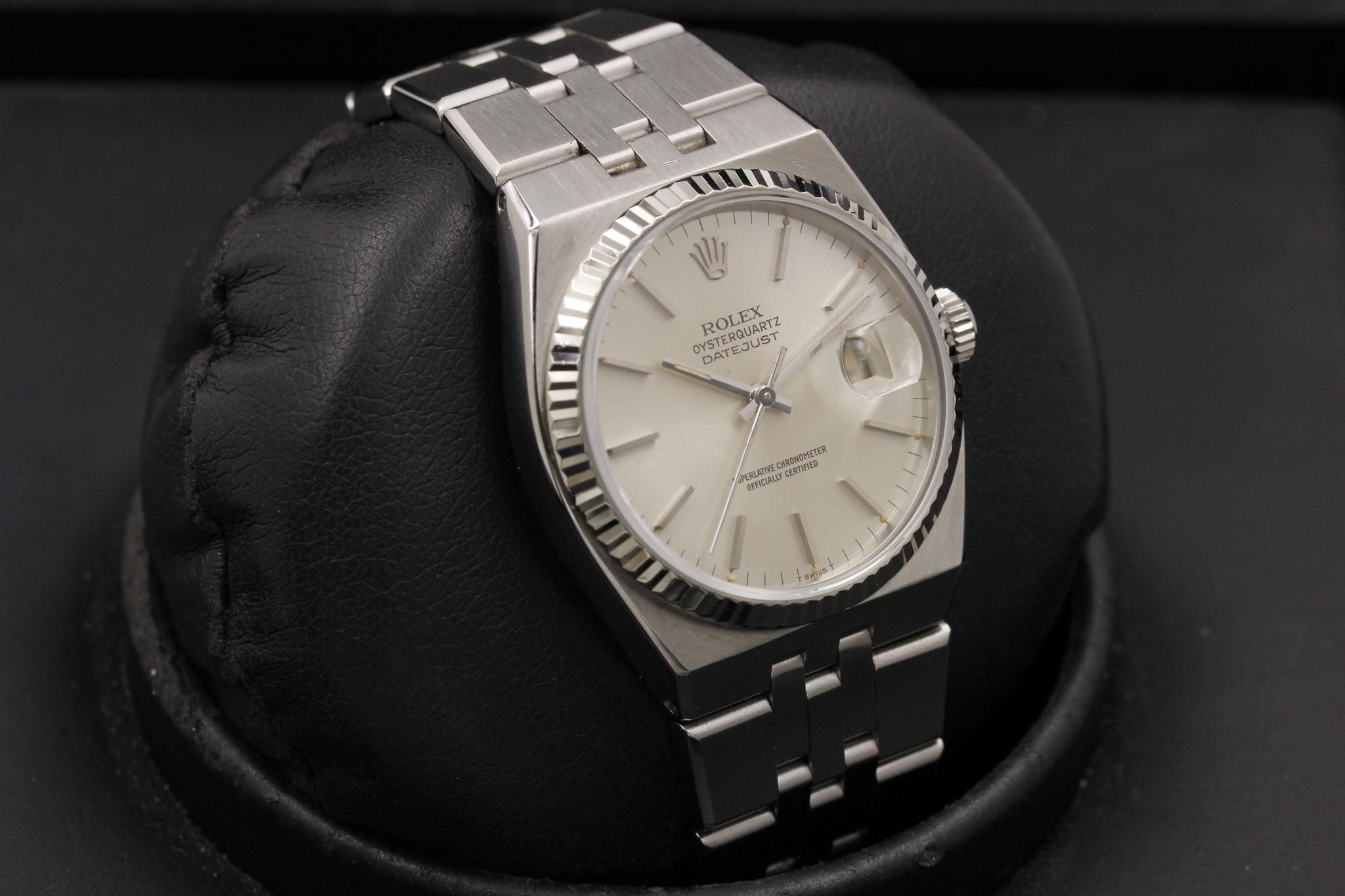 Watch Image 13