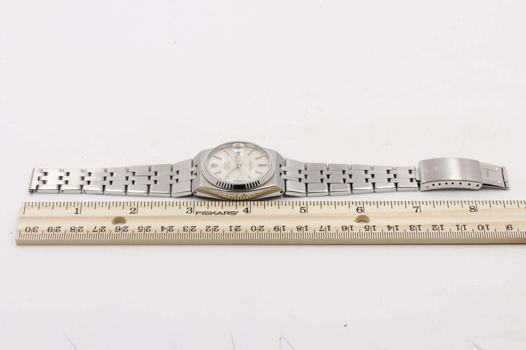 Watch Image 11
