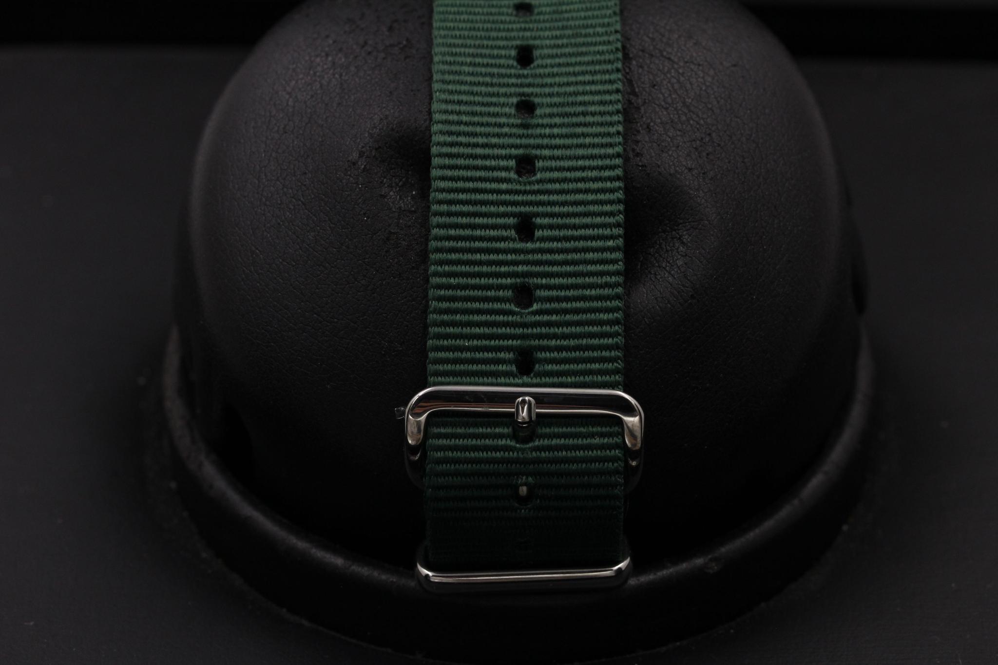 Watch Image 9