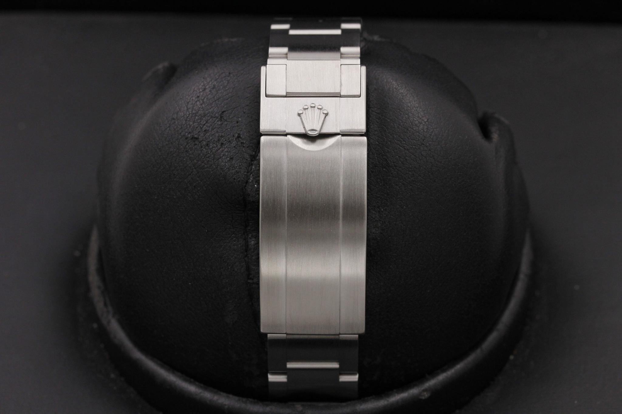 Watch Image 7