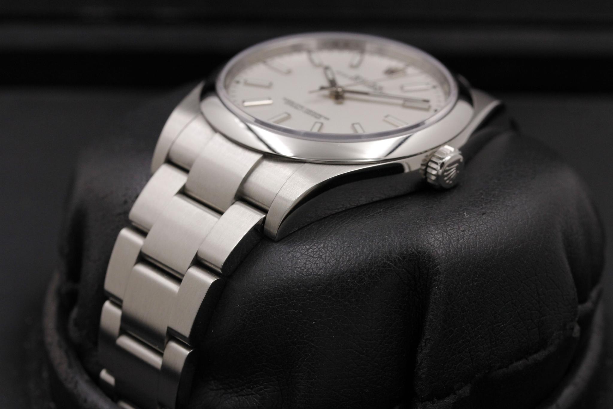 Watch Image 2