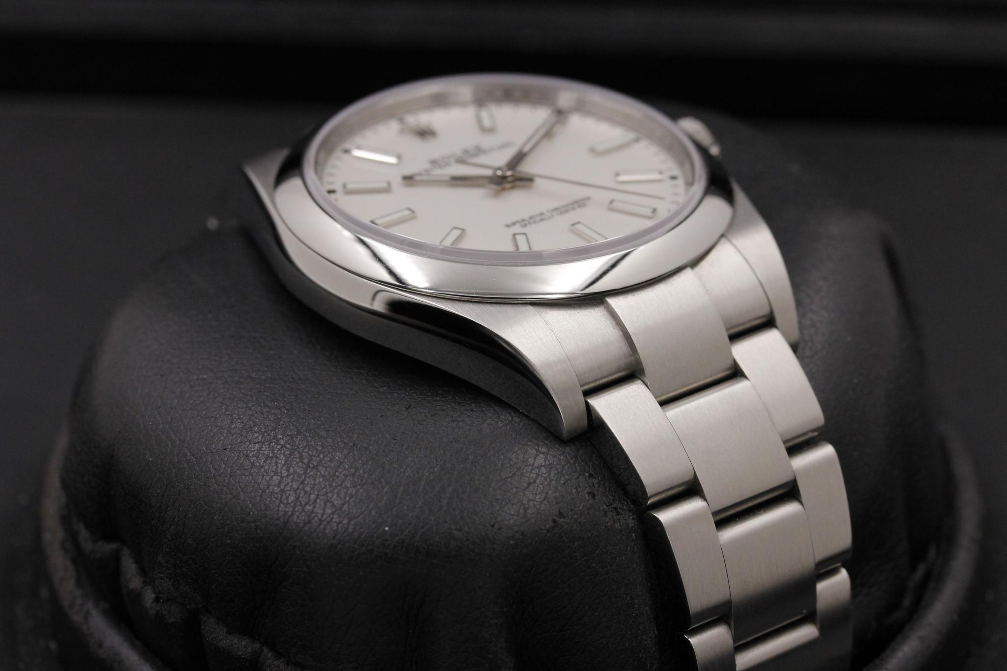 Watch Image 6
