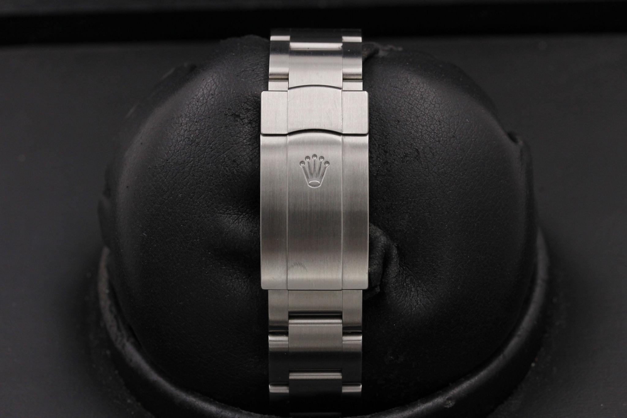 Watch Image 8