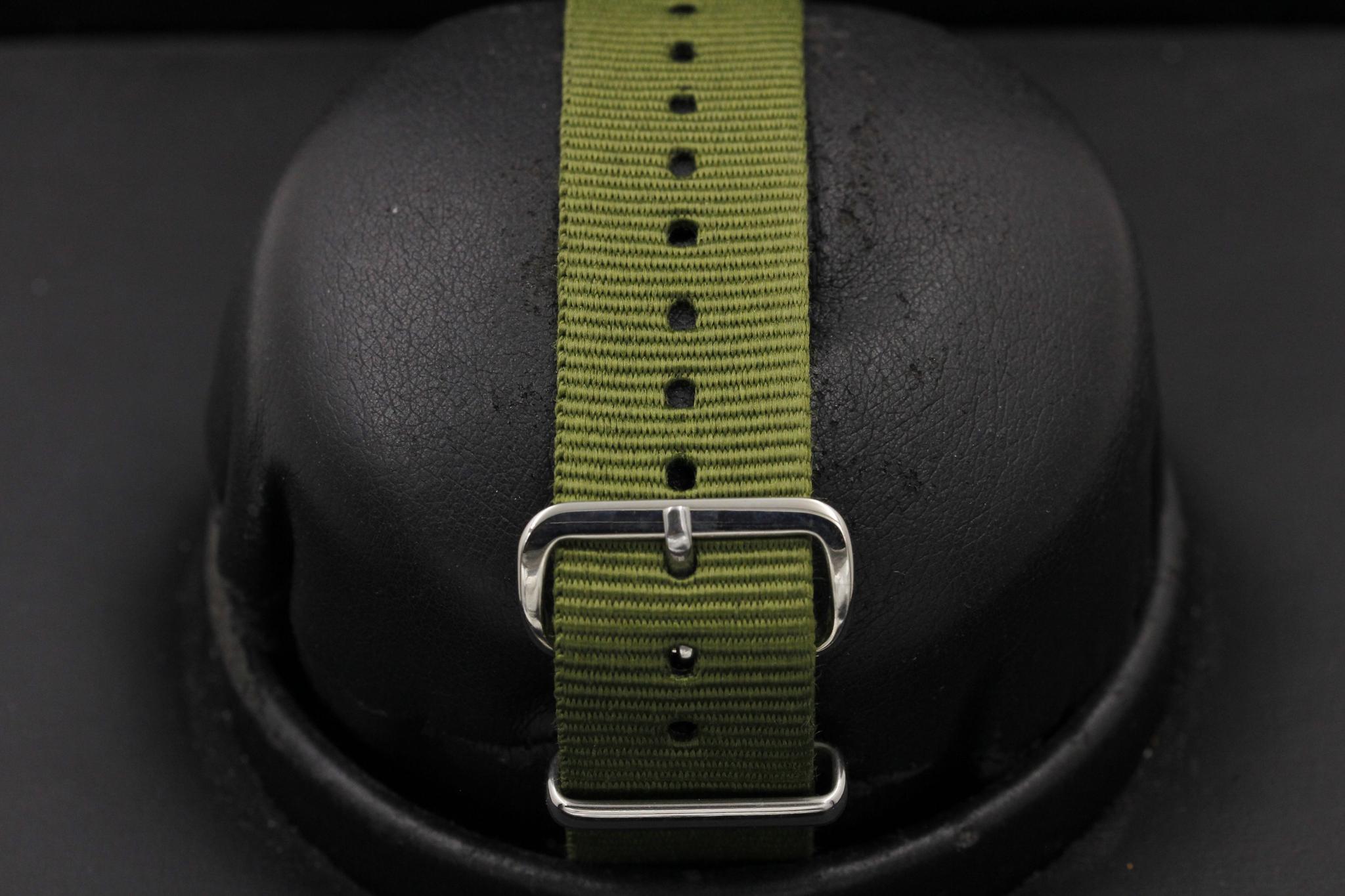 Watch Image 10