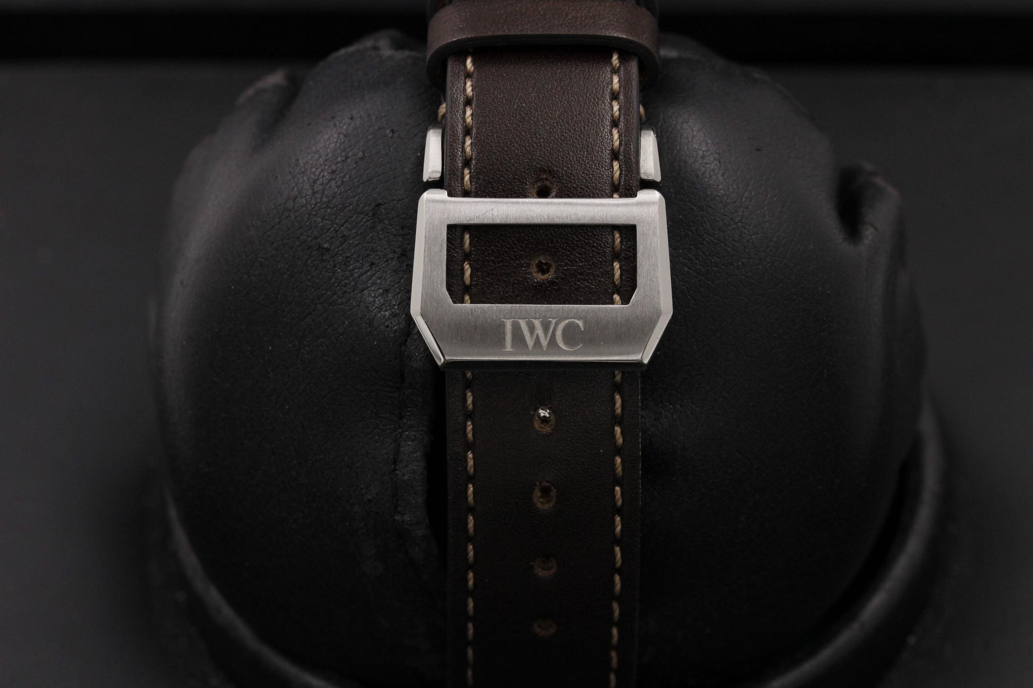 Watch Image 8