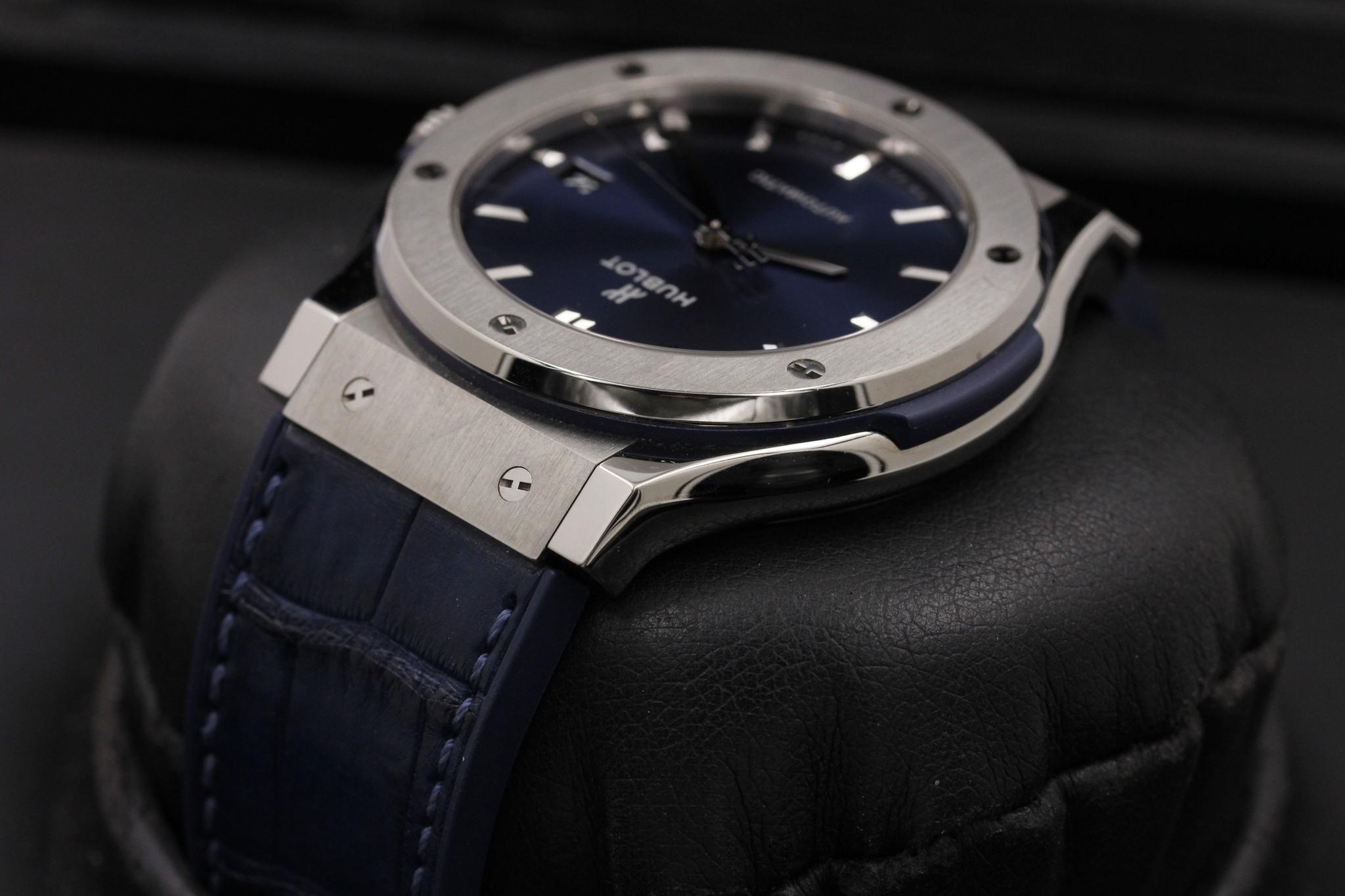 Watch Image 5