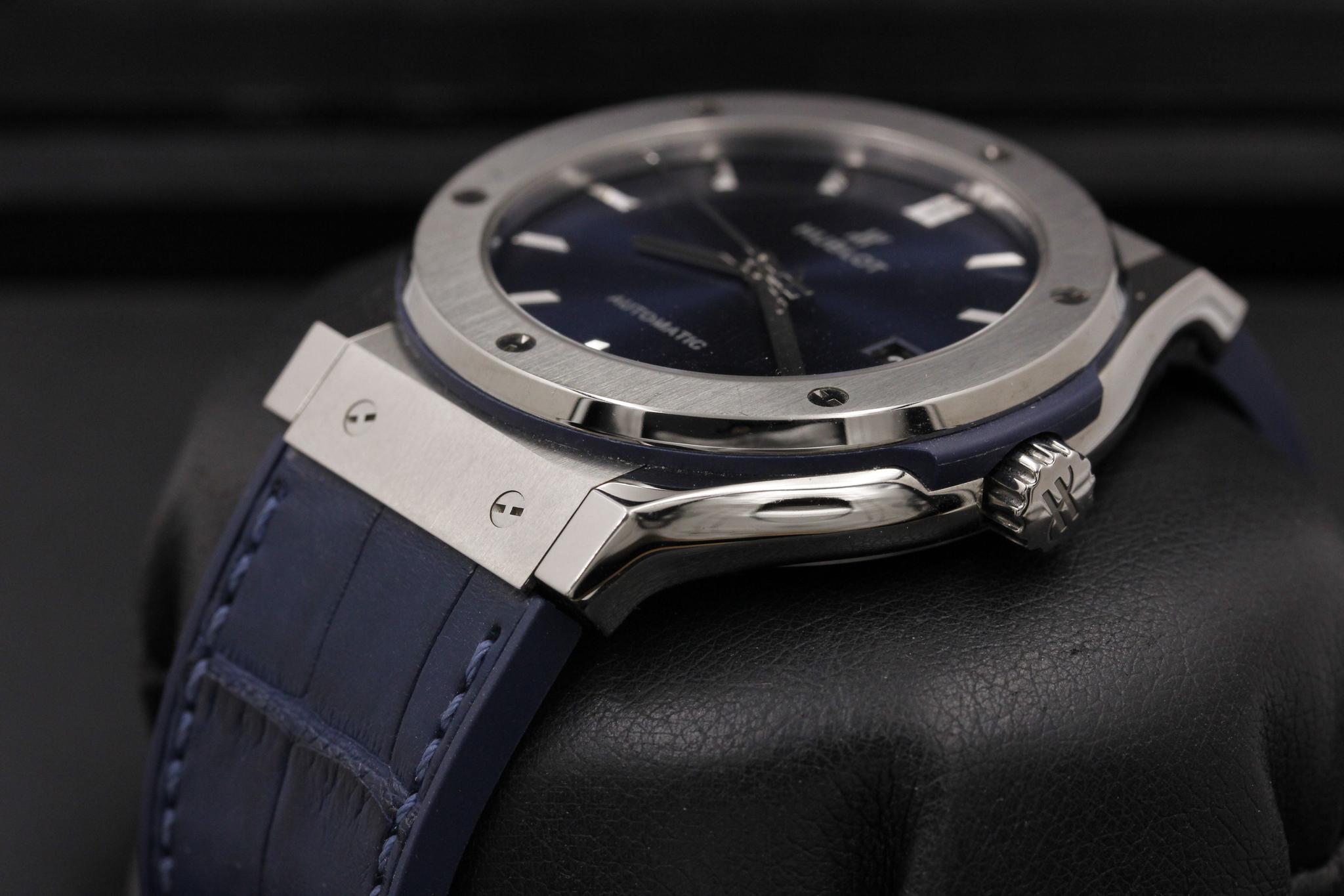 Watch Image 2