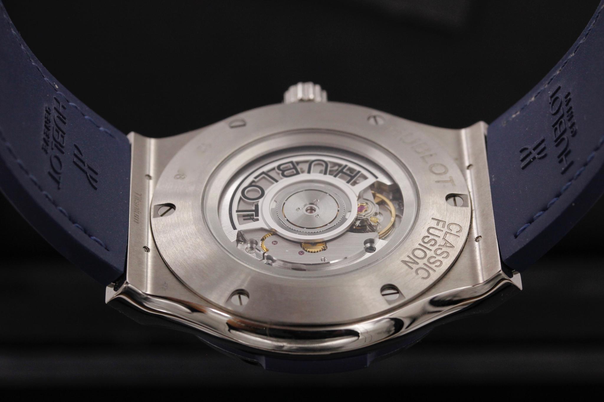 Watch Image 7