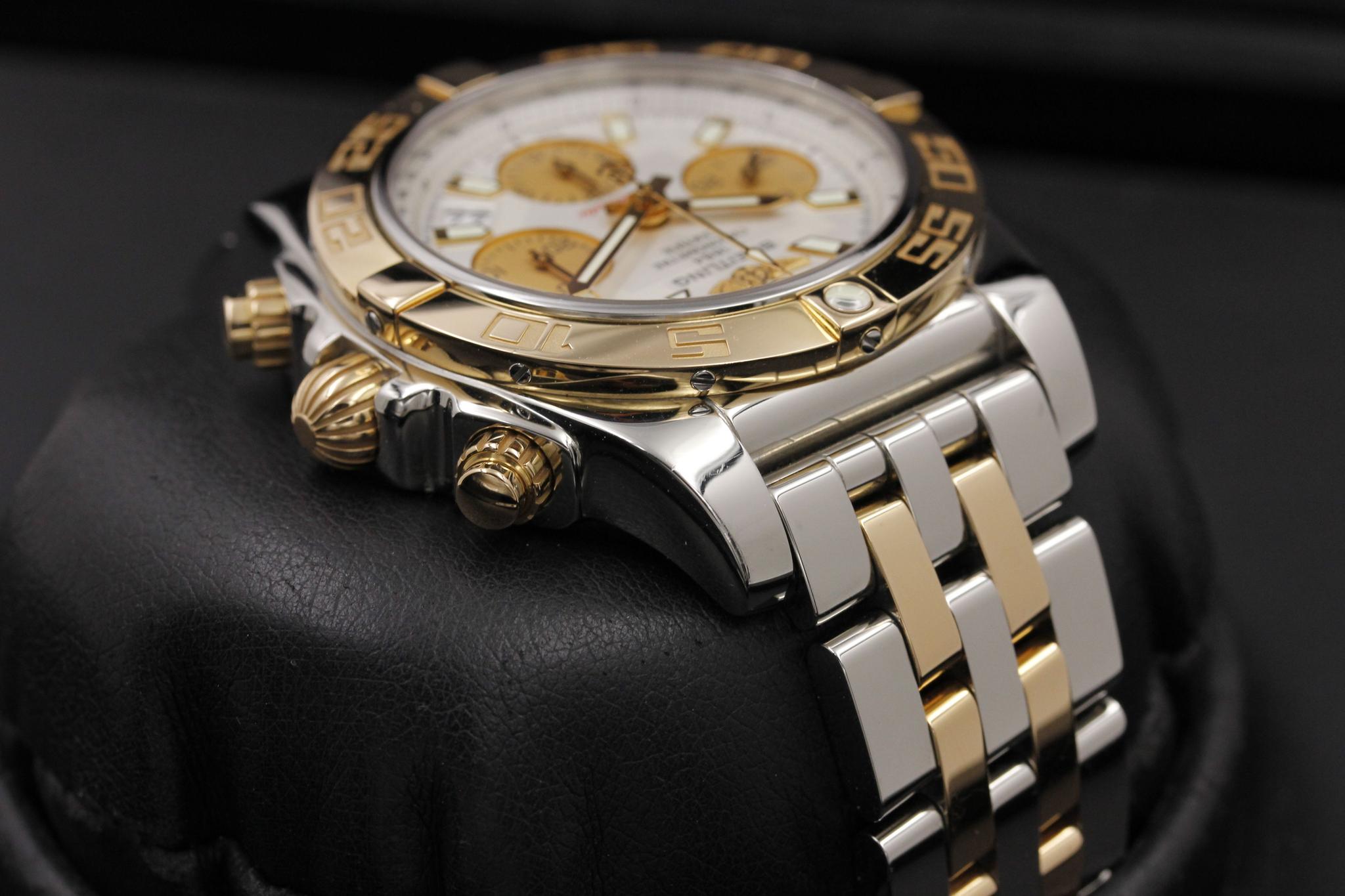 Watch Image 4